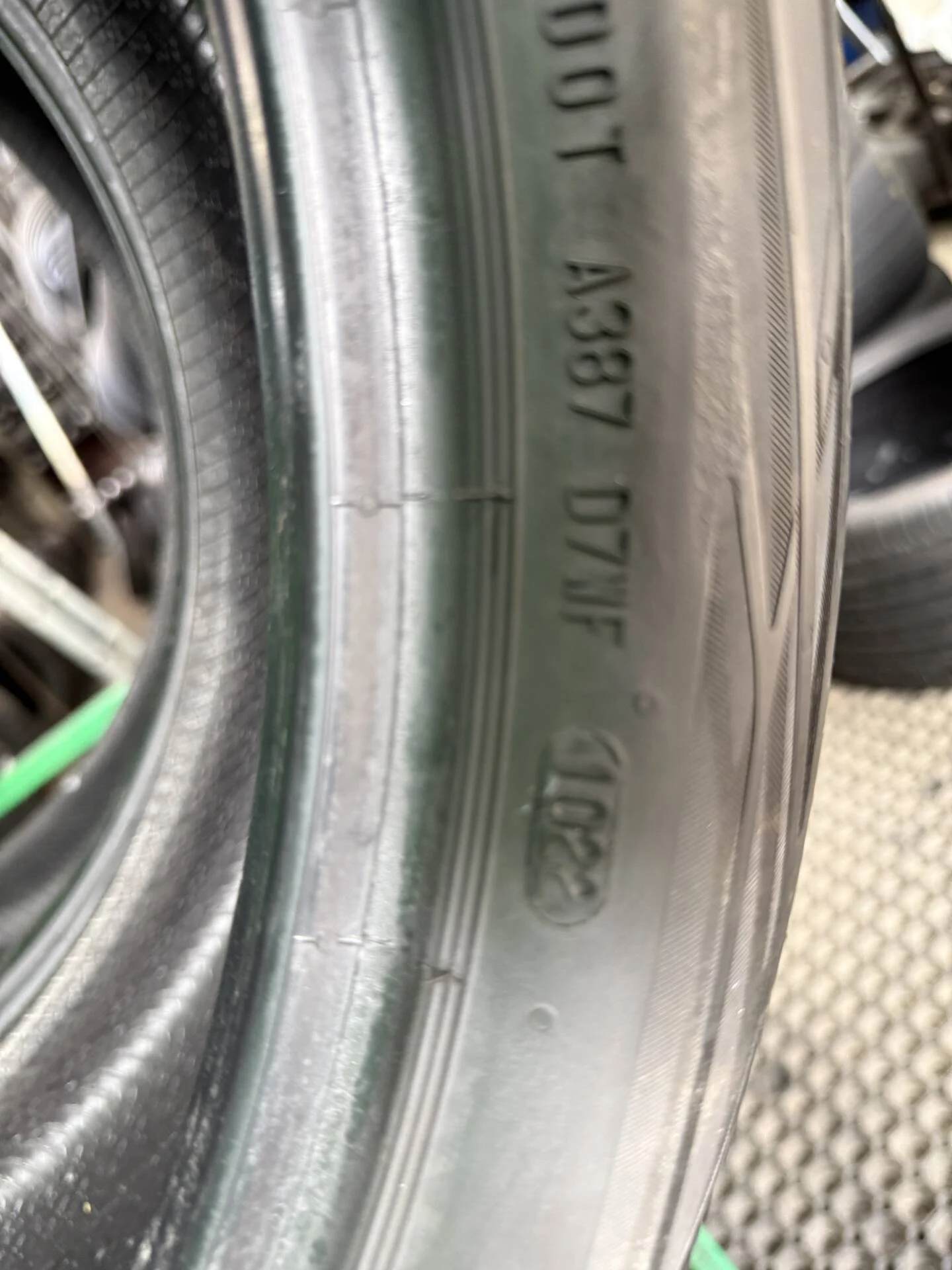 275/35 R22 дюймов Continental EcoContact 6 летние - миниатюра 4