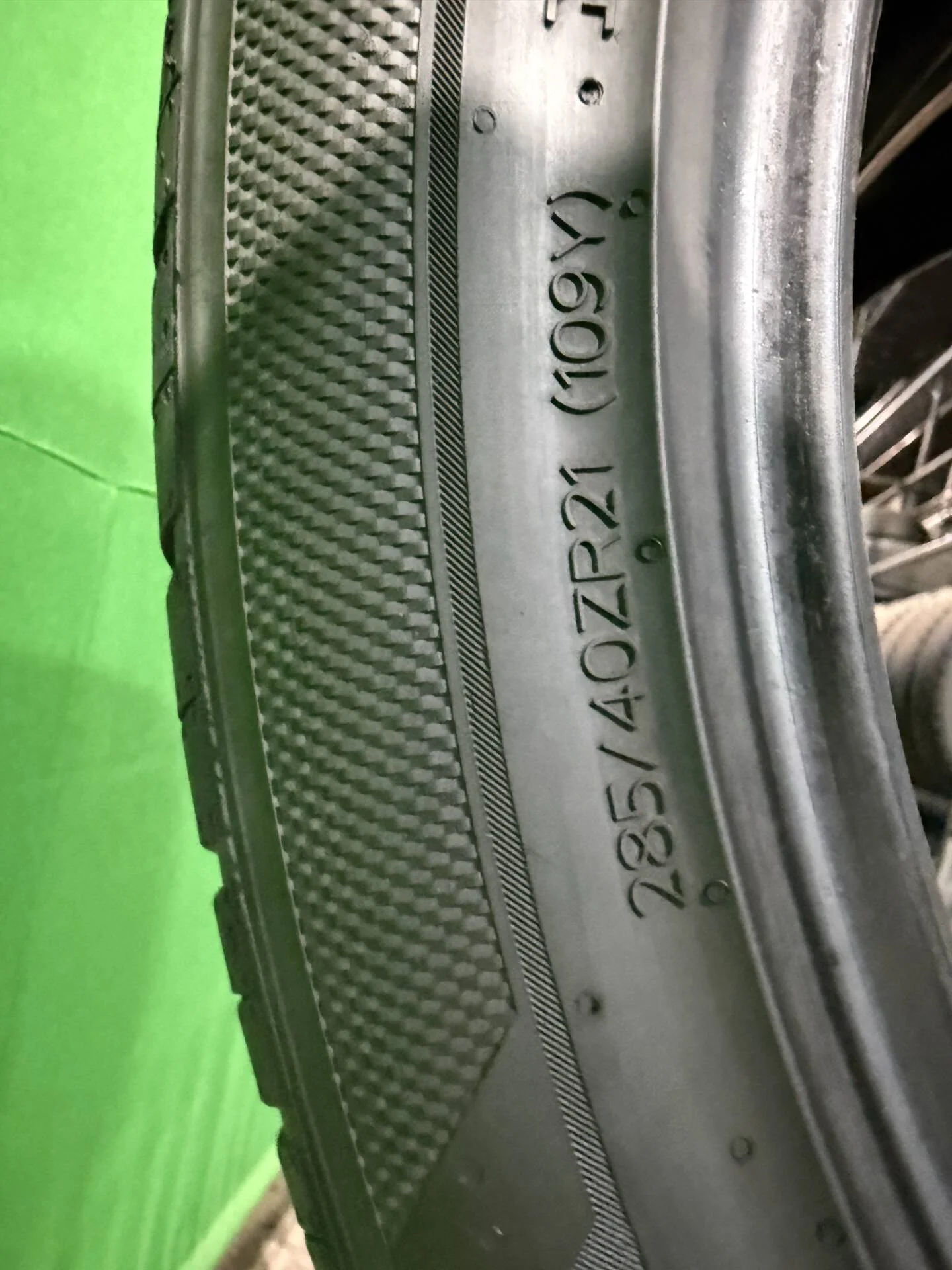 285/40 R21 дюймов Hankook Ventus S1 Evo3 SUV K127A летние - миниатюра 2