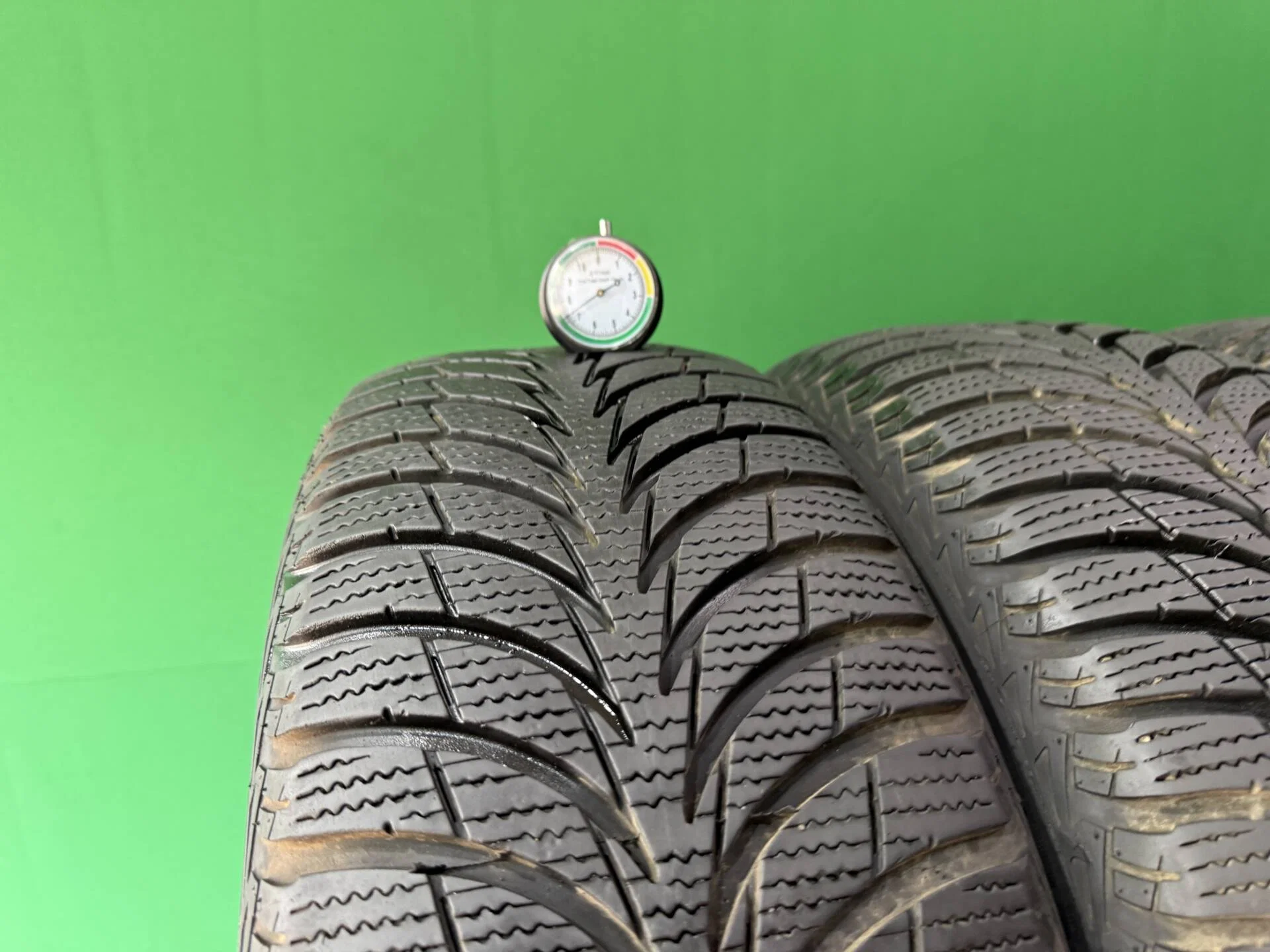 215/65 R16 дюймов Goodyear UltraGrip Ice зимние нешипованные - миниатюра 5