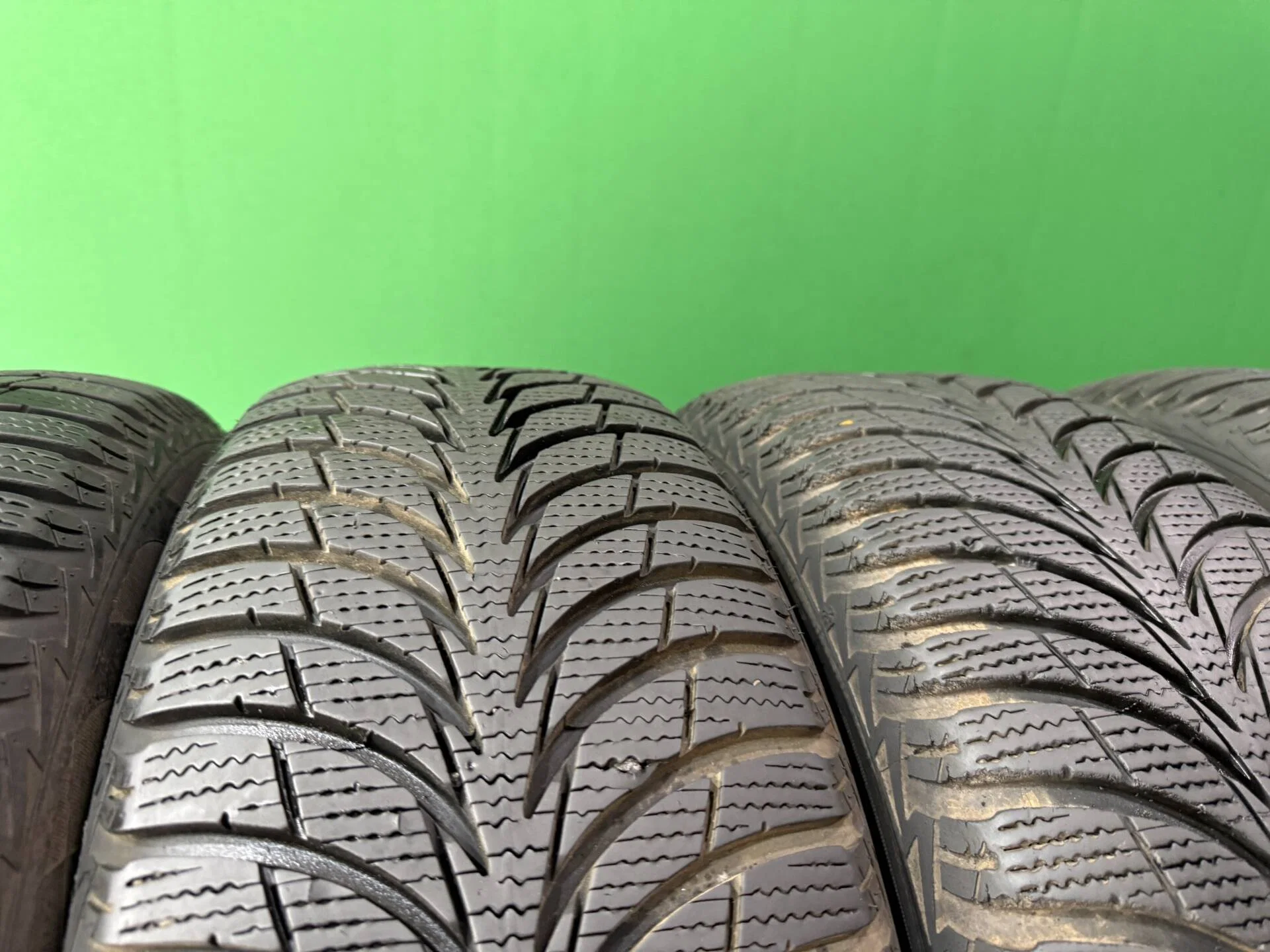 215/65 R16 дюймов Goodyear UltraGrip Ice зимние нешипованные - миниатюра 7