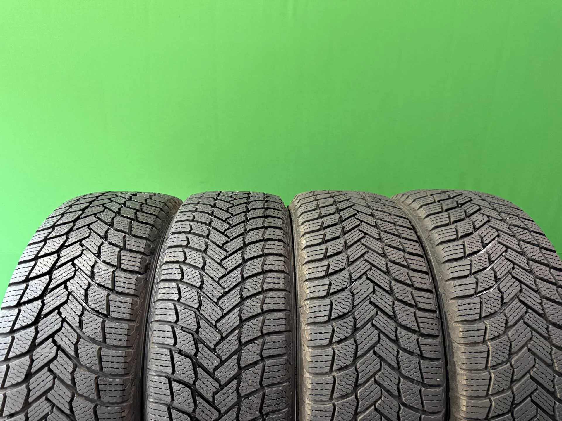 215/50 R17 дюймов Michelin X-Ice Snow зимние нешипованные
