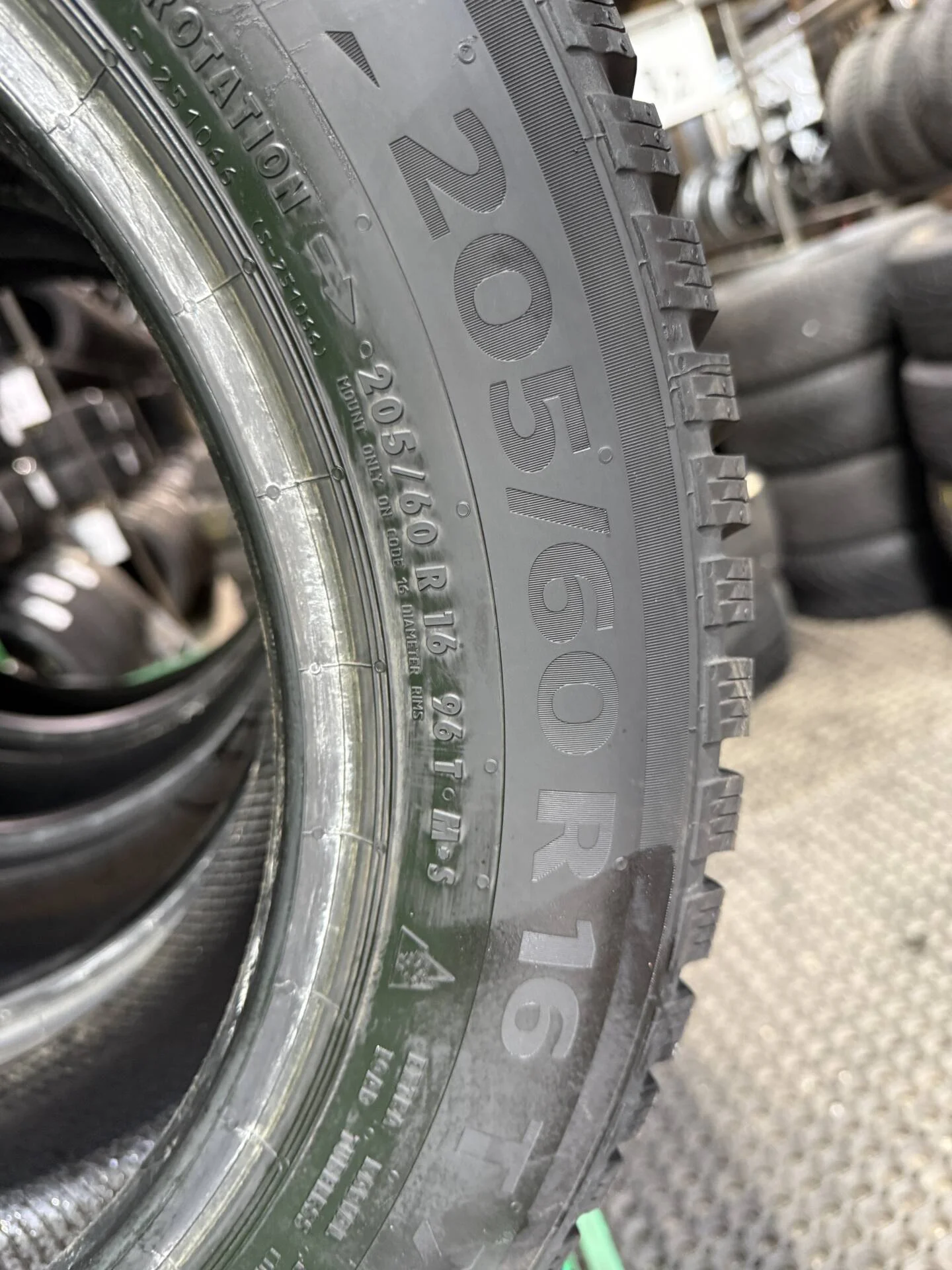 205/60 R16 дюймов Continental IceContact 3 зимние шипованные - миниатюра 5