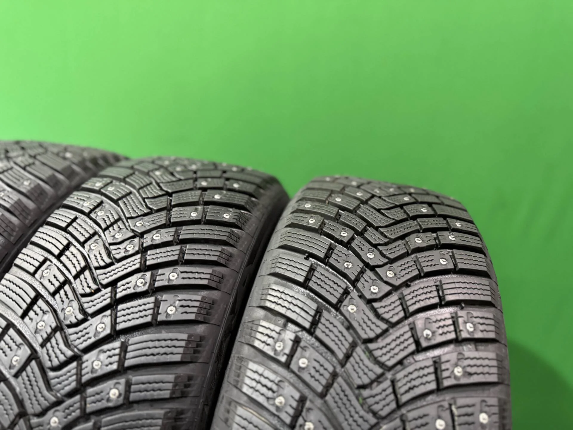 205/60 R16 дюймов Continental IceContact 3 зимние шипованные - миниатюра 7