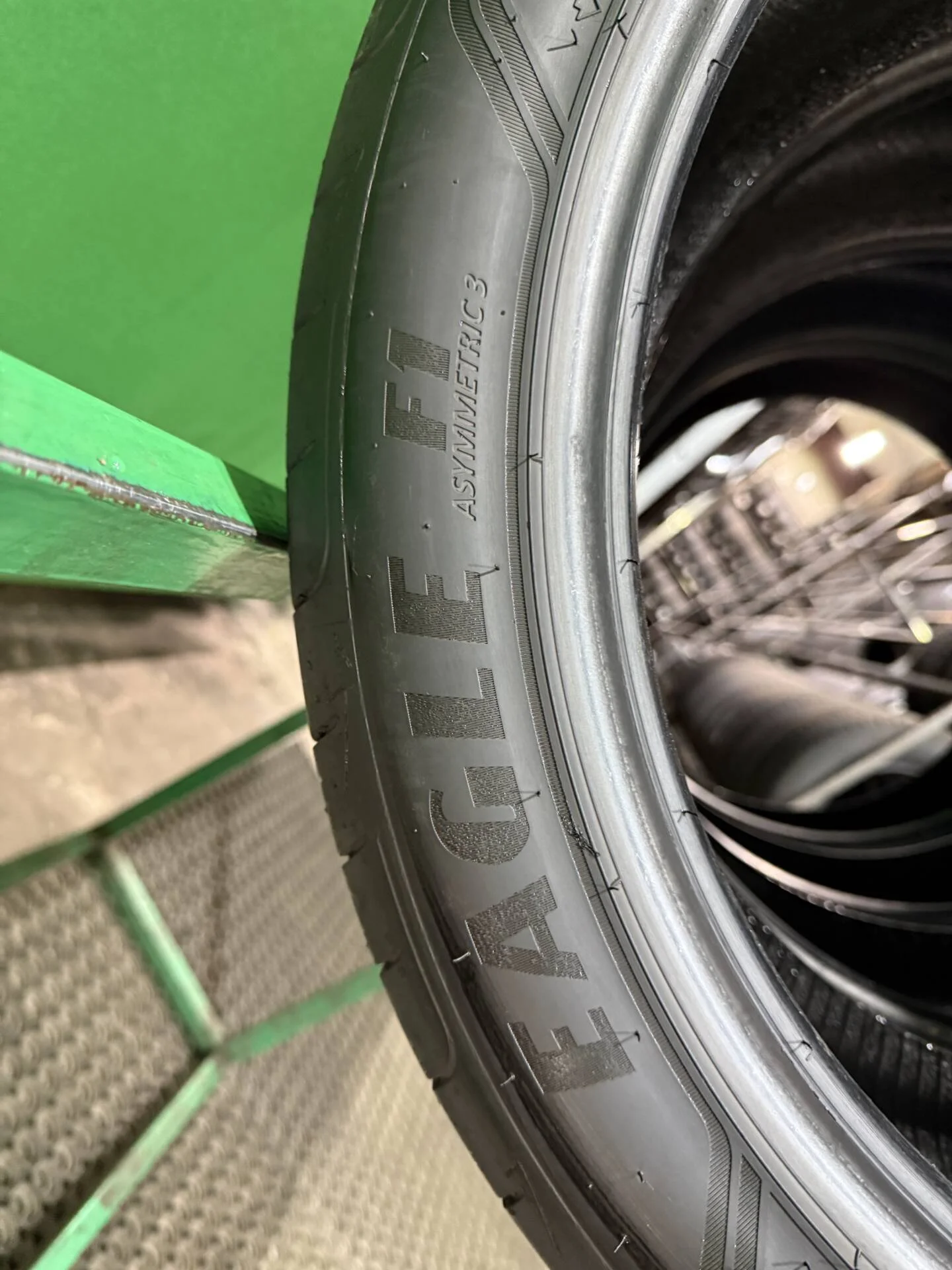 245/45 R20 дюймов Goodyear Eagle F1 Asymmetric 3 SUV летние - миниатюра 5