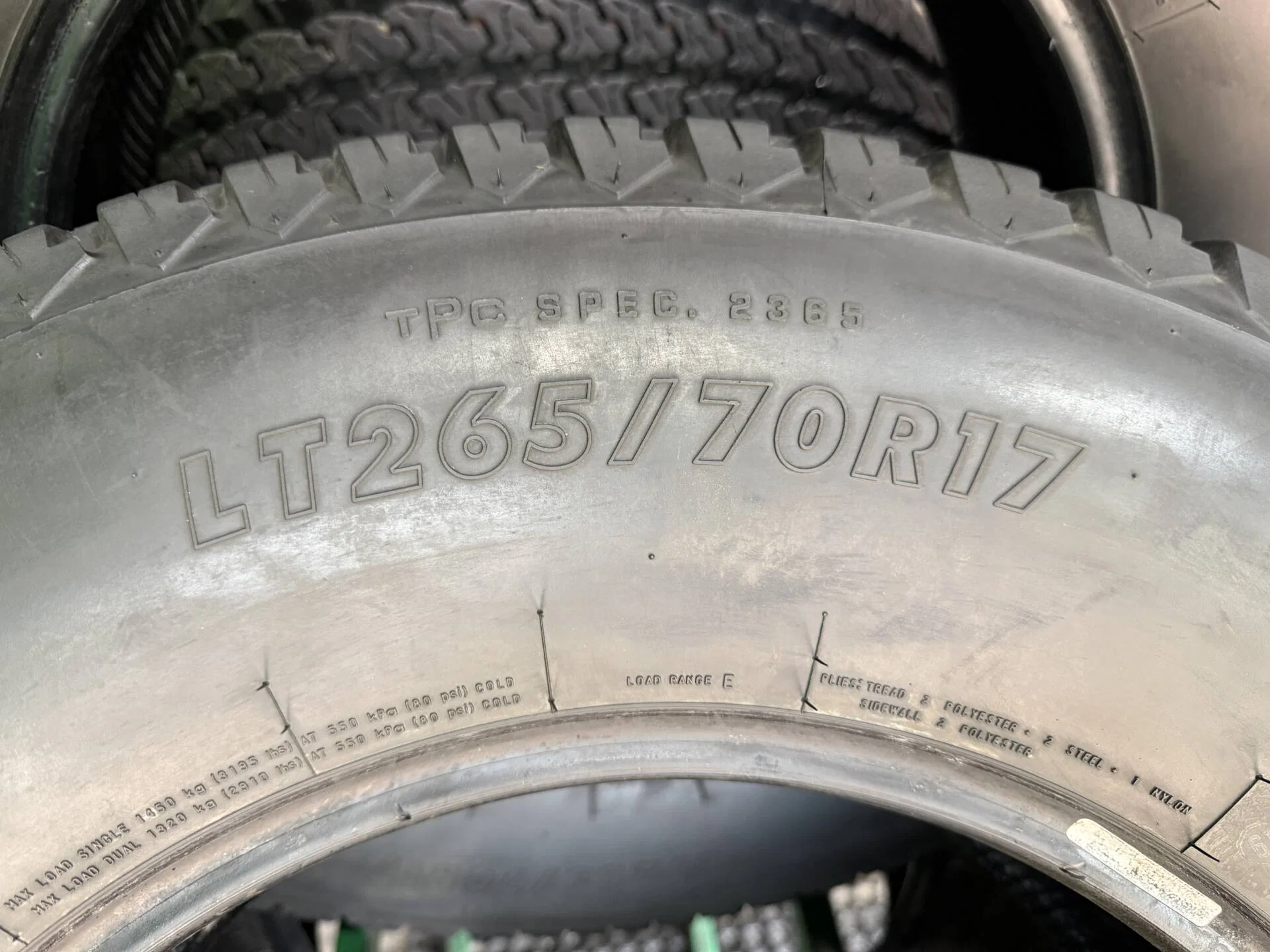 265/70 R17 дюймов Firestone Transforce AT всесезонные - миниатюра 3