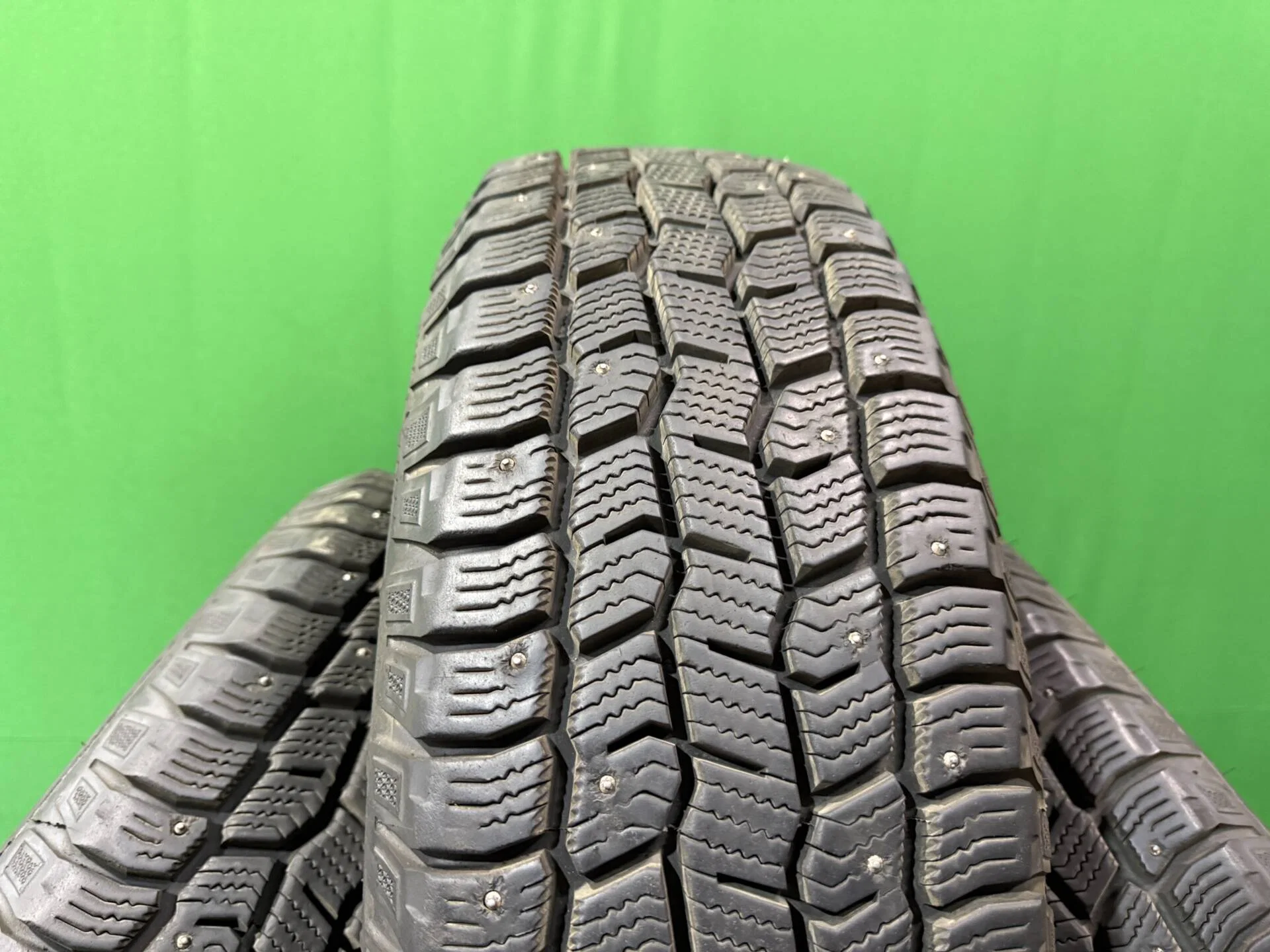 245/75 R17 дюймов Cooper Discoverer Snow Claw зимние шипованные - миниатюра 4