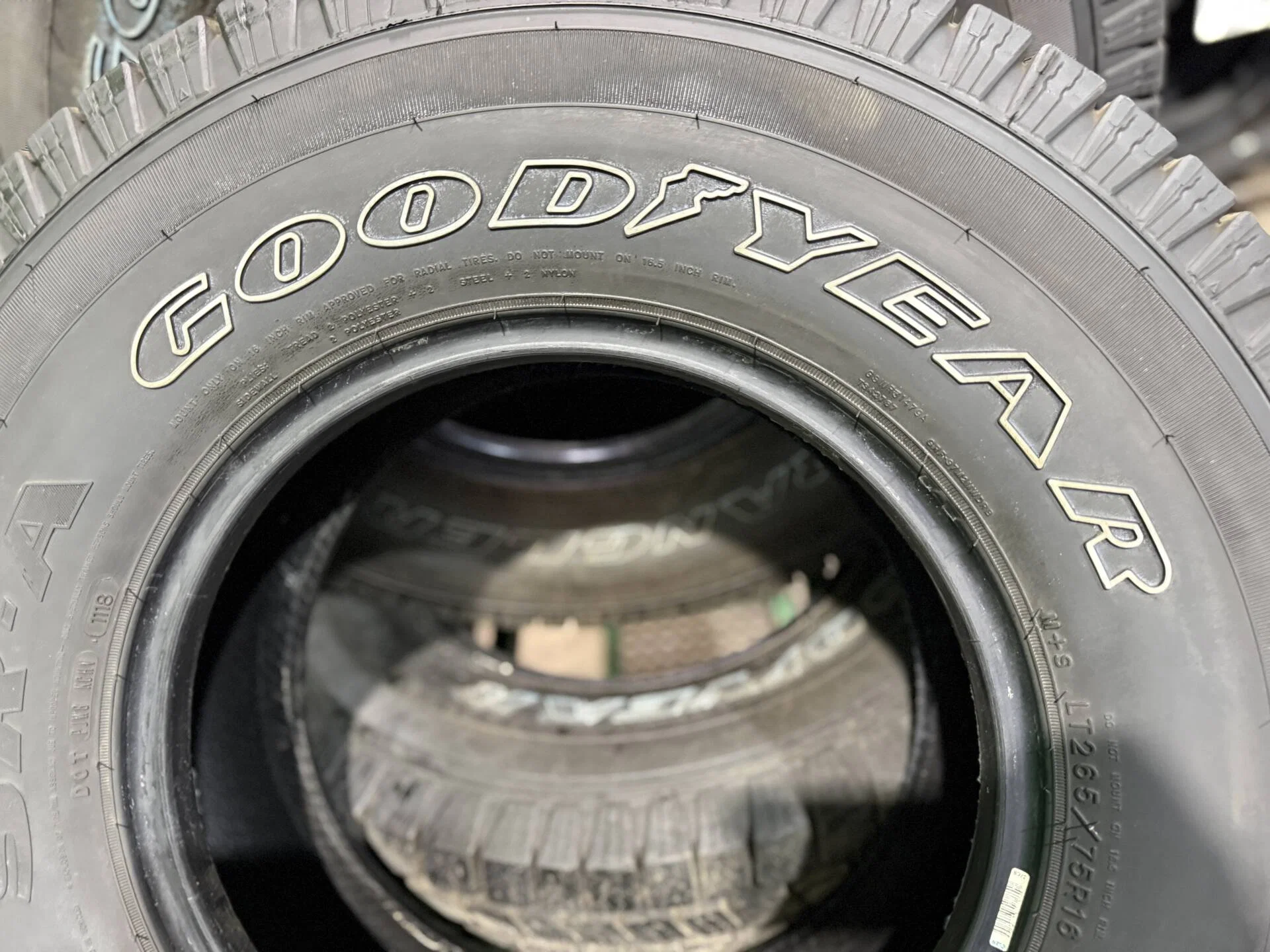 265/75 R16 дюймов Goodyear Wrangler SR/A летние - миниатюра 3