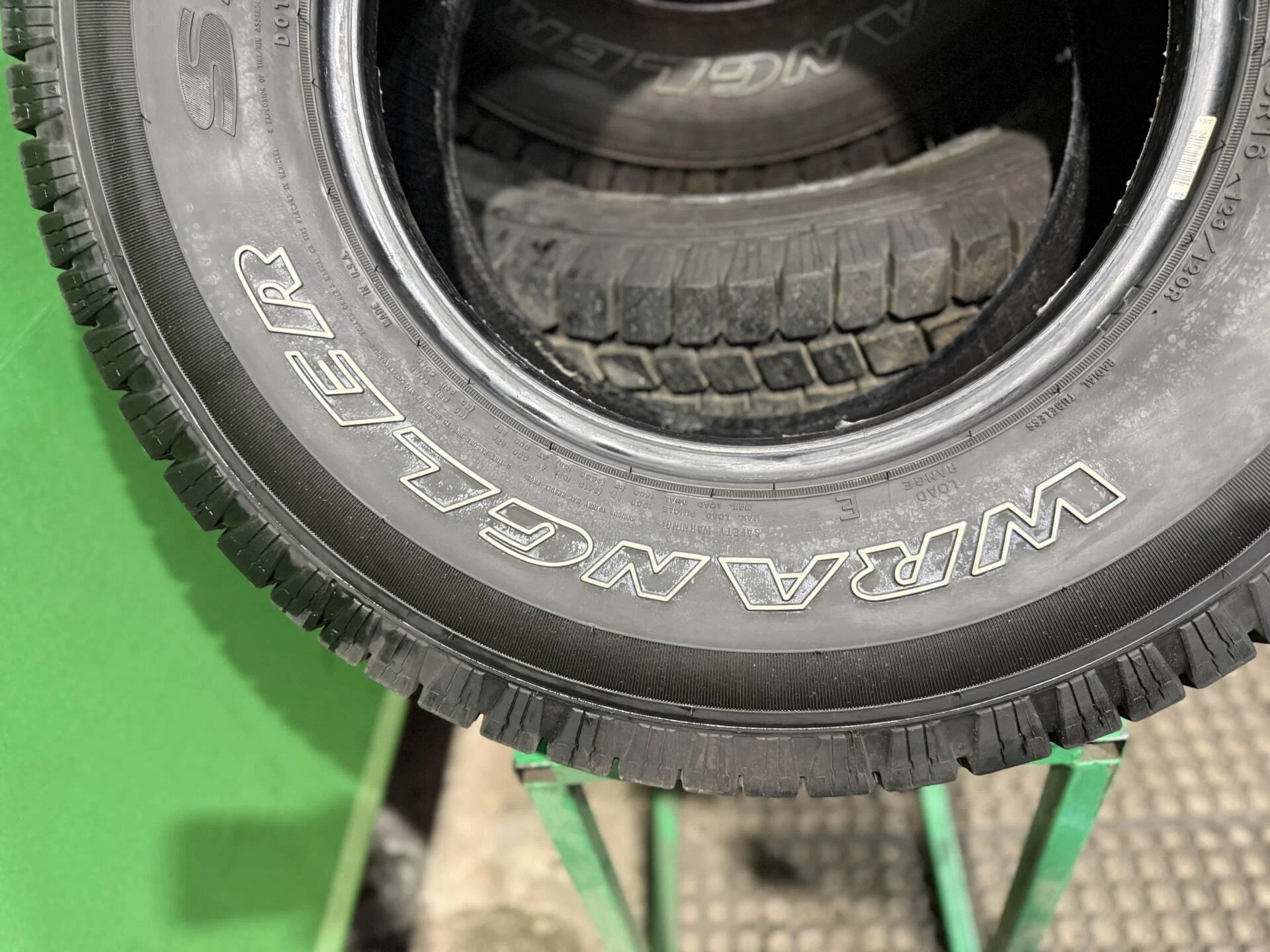 265/75 R16 дюймов Goodyear Wrangler SR/A летние - миниатюра 4