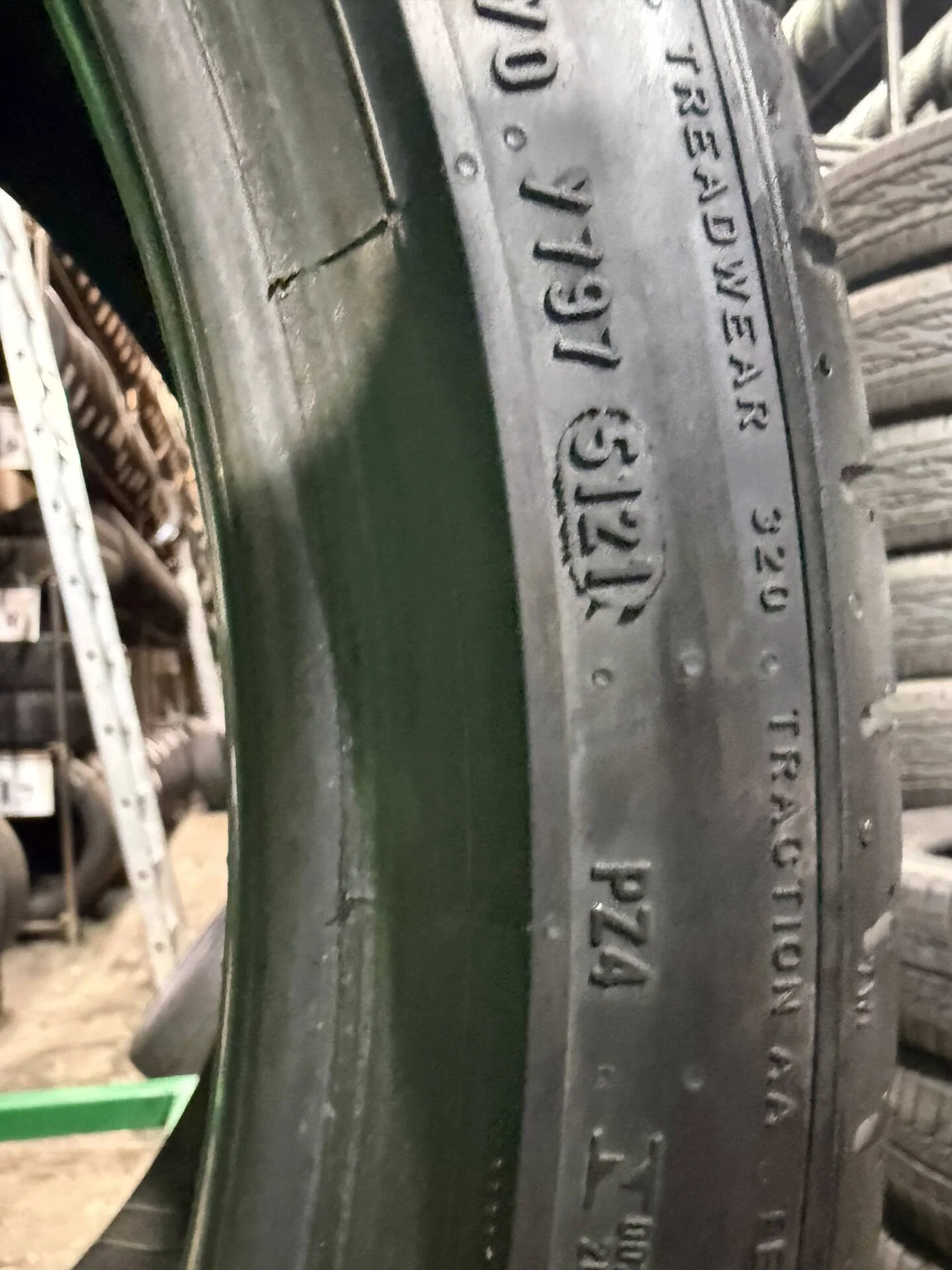 275/35 R20 дюймов Pirelli P Zero PZ4 летние - миниатюра 3