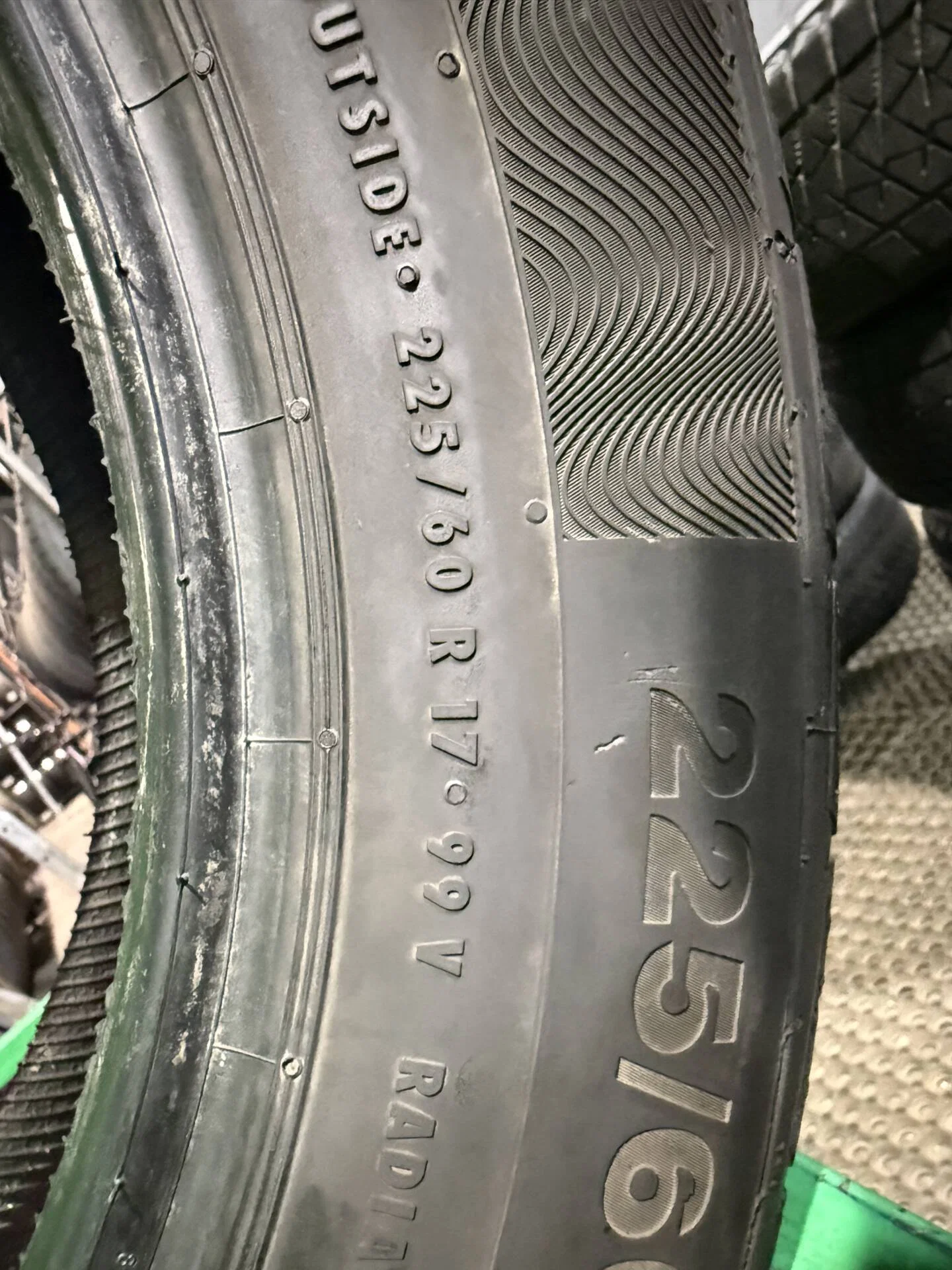 225/60 R17 дюймов Continental ContiPremiumContact 5 SUV летние - миниатюра 3
