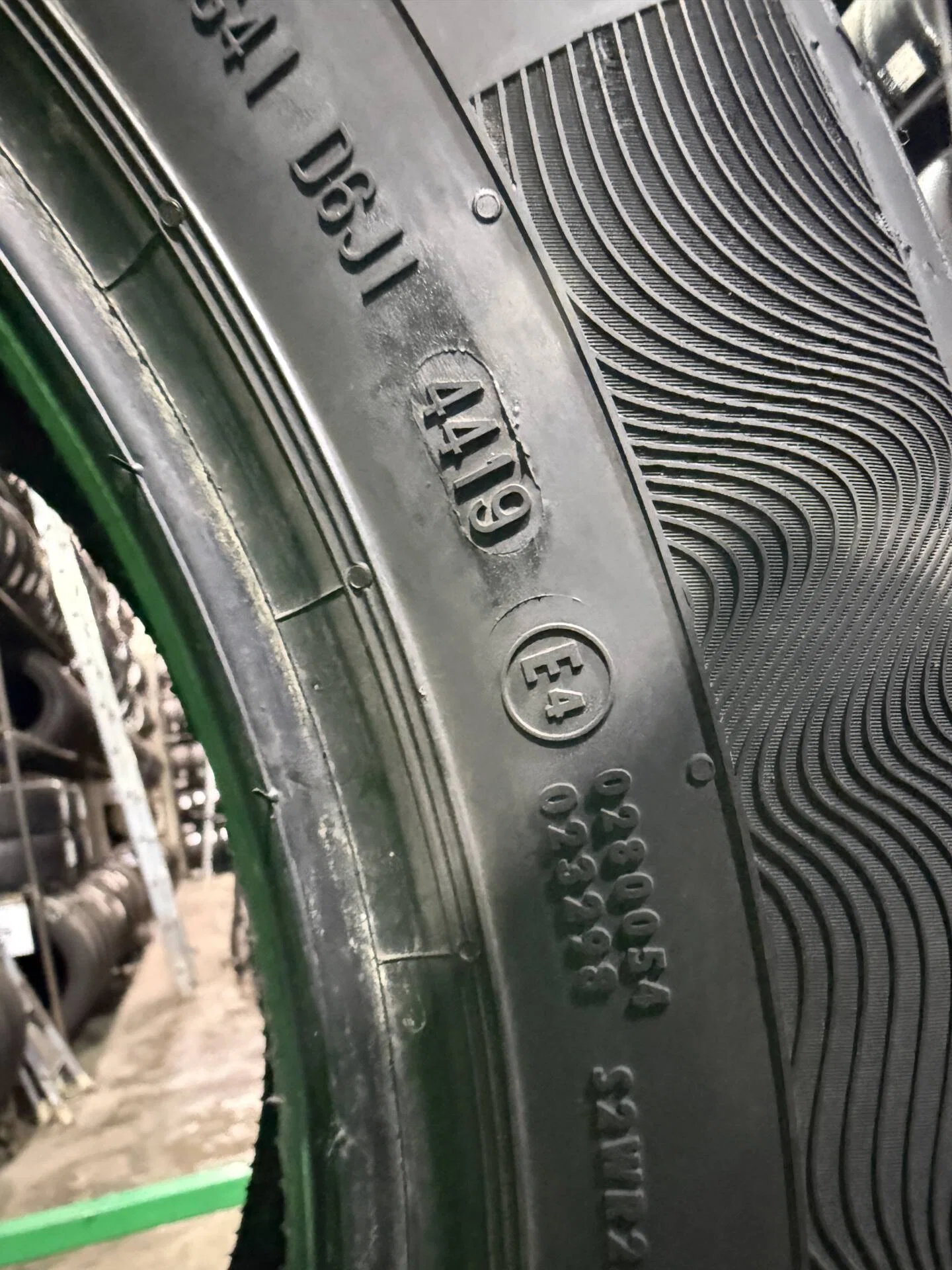225/60 R17 дюймов Continental ContiPremiumContact 5 SUV летние - миниатюра 4
