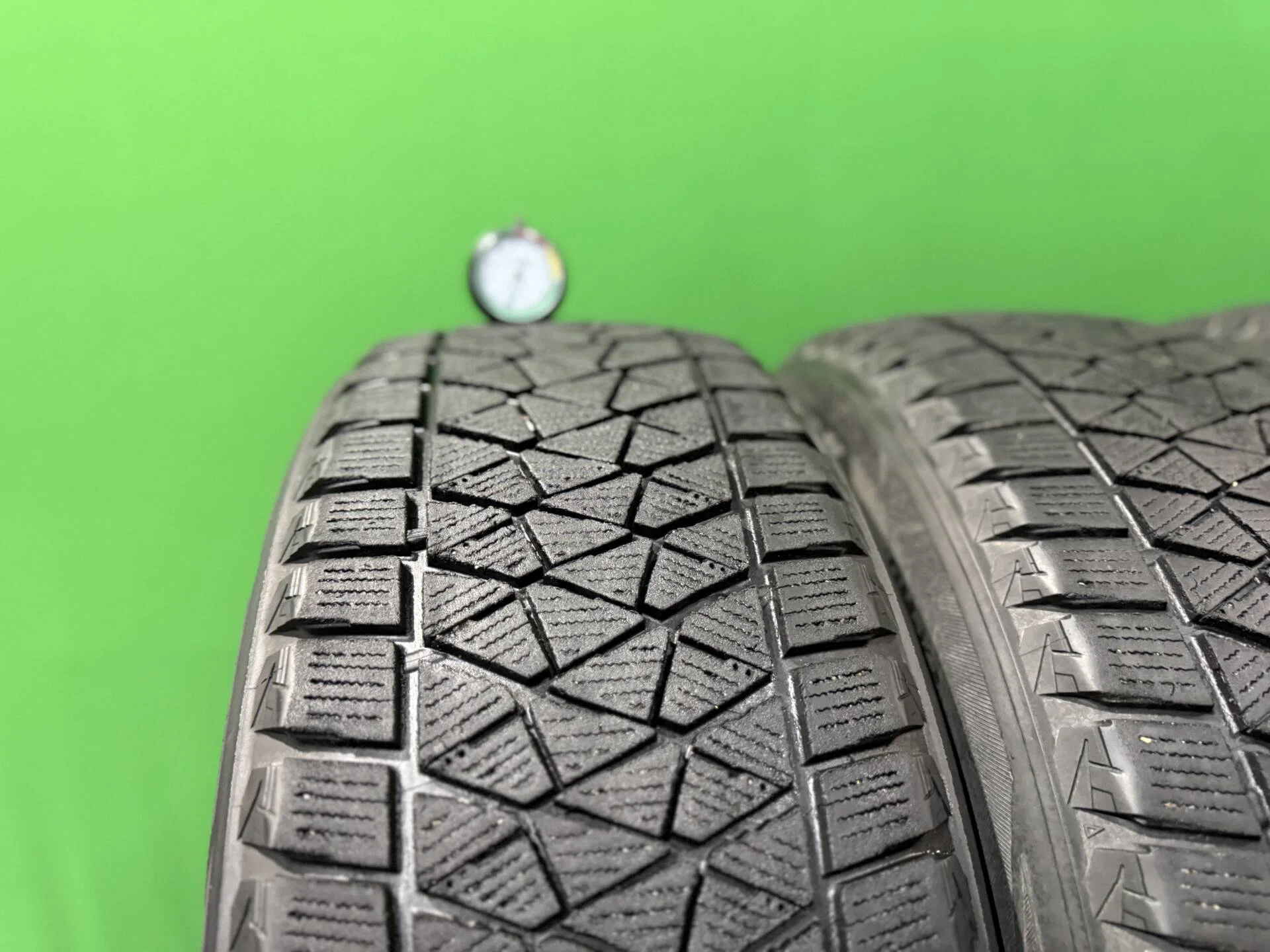 225/55 R19 дюймов Bridgestone Blizzak DM-V2 зимние нешипованные - миниатюра 6