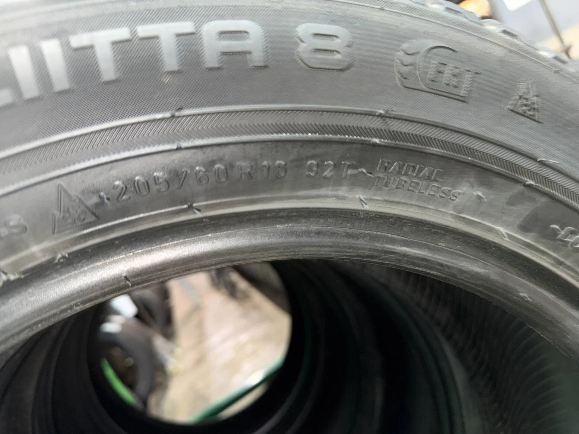 205/60 R16 дюймов Nokian Tyres Hakkapeliitta 8 зимние шипованные - миниатюра 2