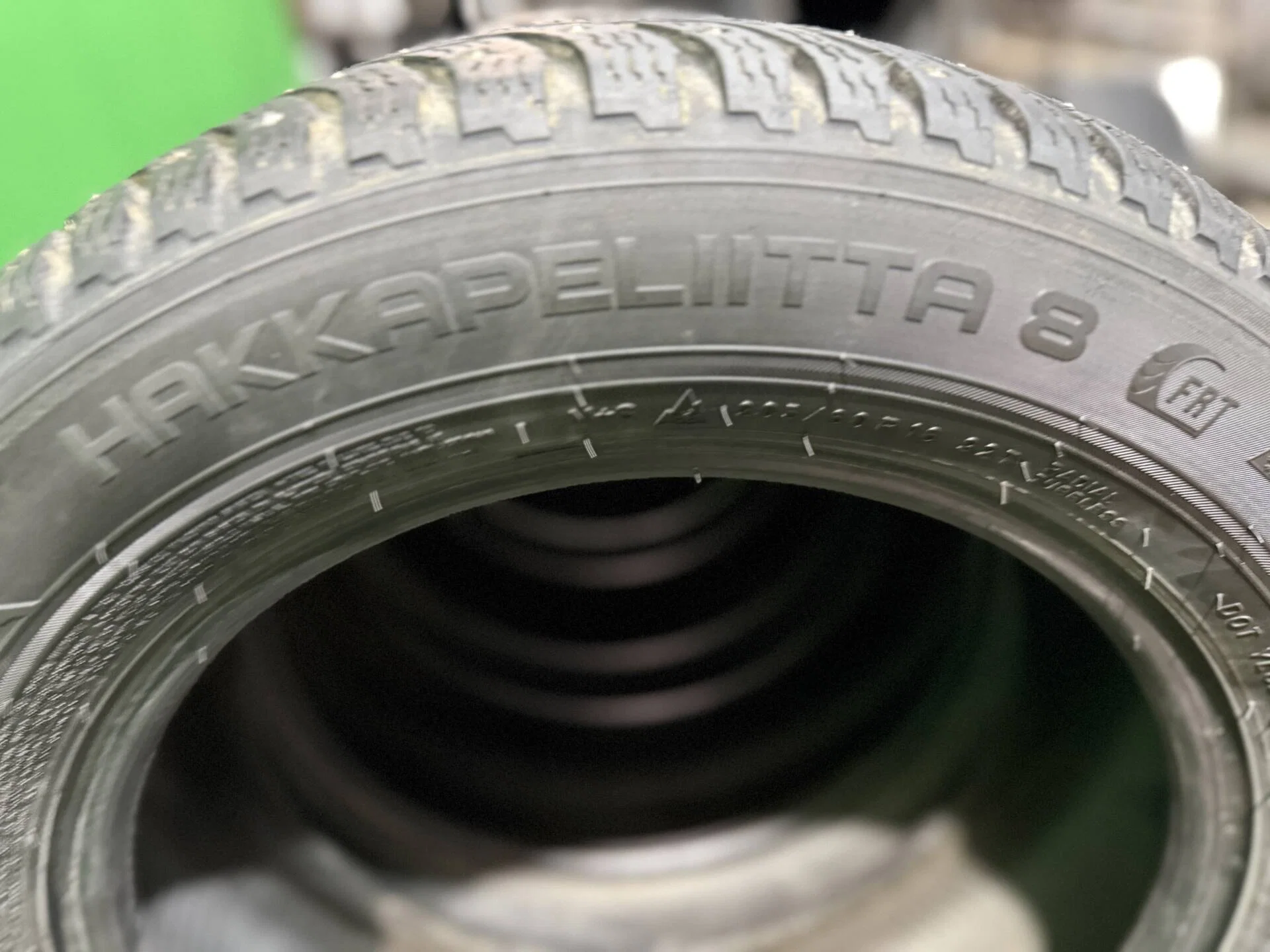 205/60 R16 дюймов Nokian Tyres Hakkapeliitta 8 зимние шипованные - миниатюра 5