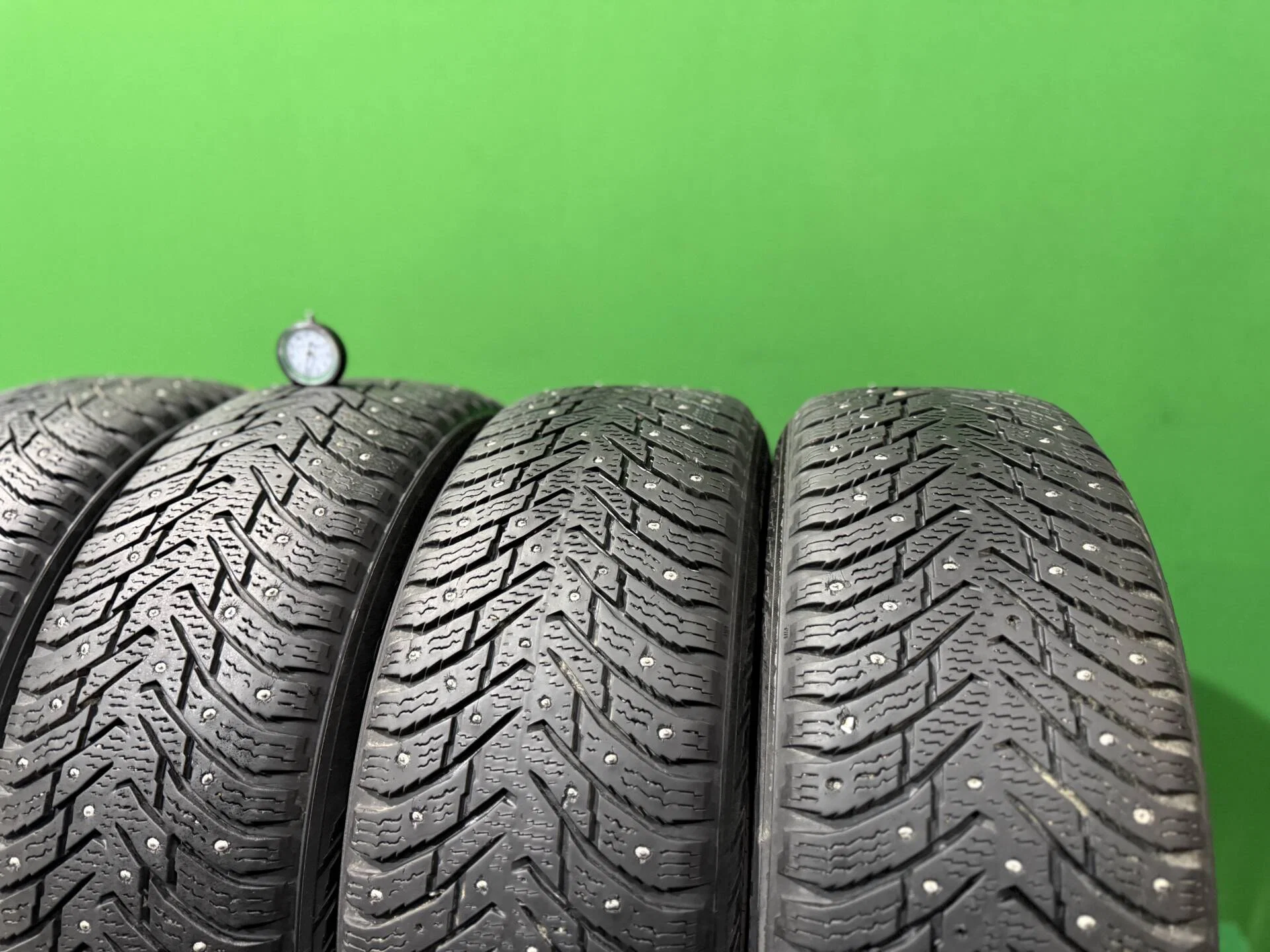 205/60 R16 дюймов Nokian Tyres Hakkapeliitta 8 зимние шипованные - миниатюра 6