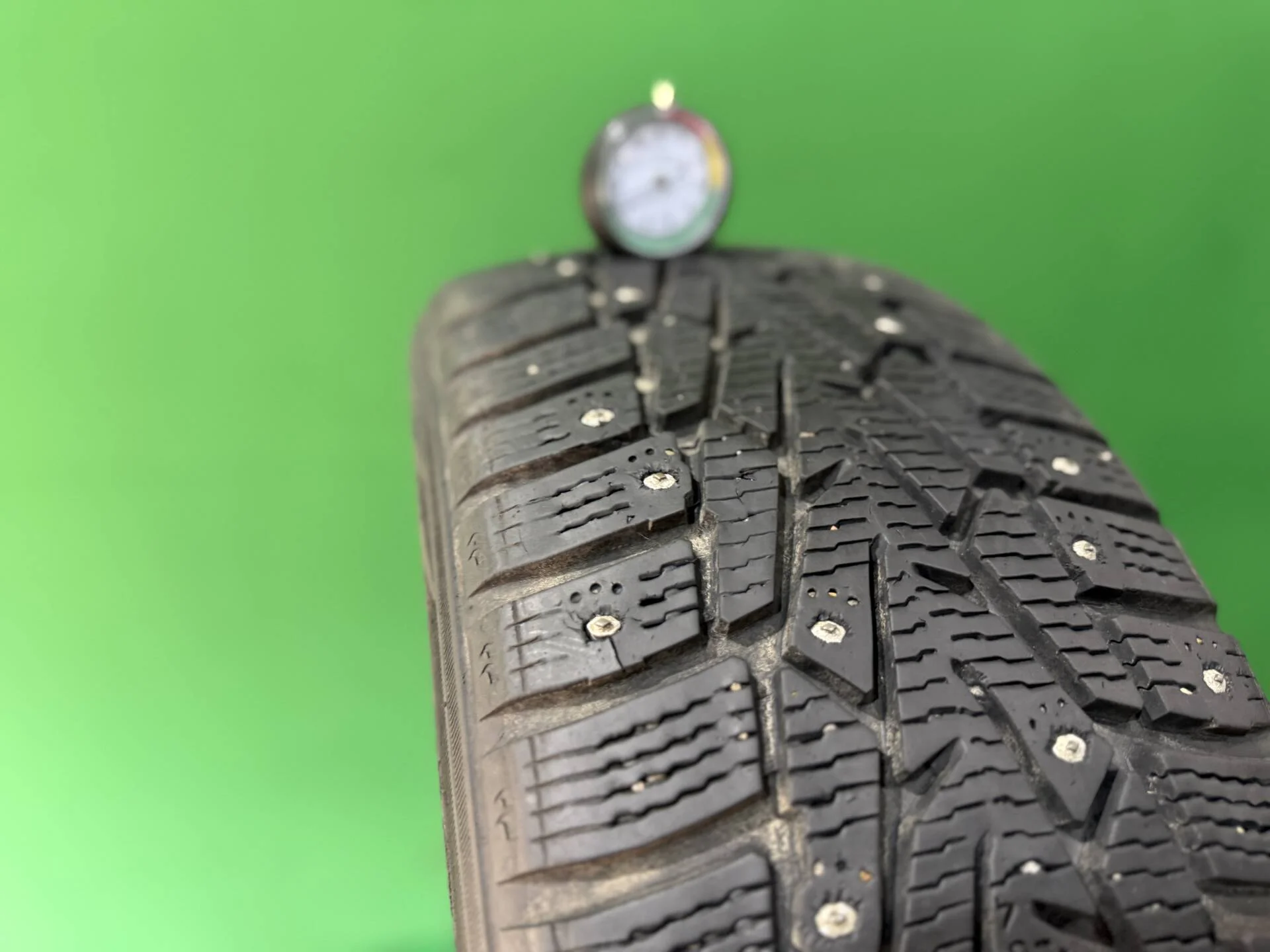 195/55 R15 Nokian Tyres Nordman 7 зимние шипованные - миниатюра 3