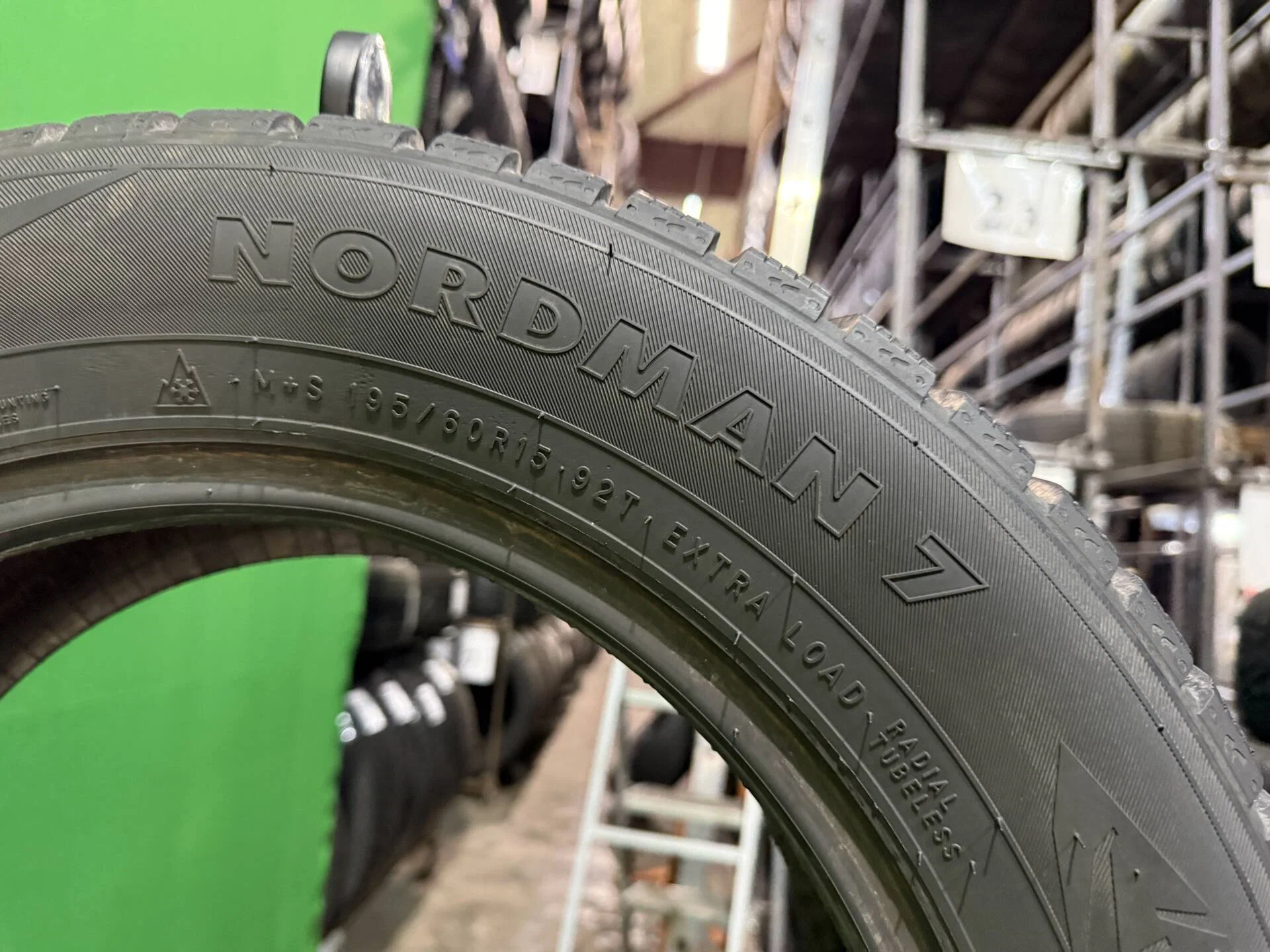 195/60 R15 Nokian Tyres Nordman 7 зимние шипованные - миниатюра 5
