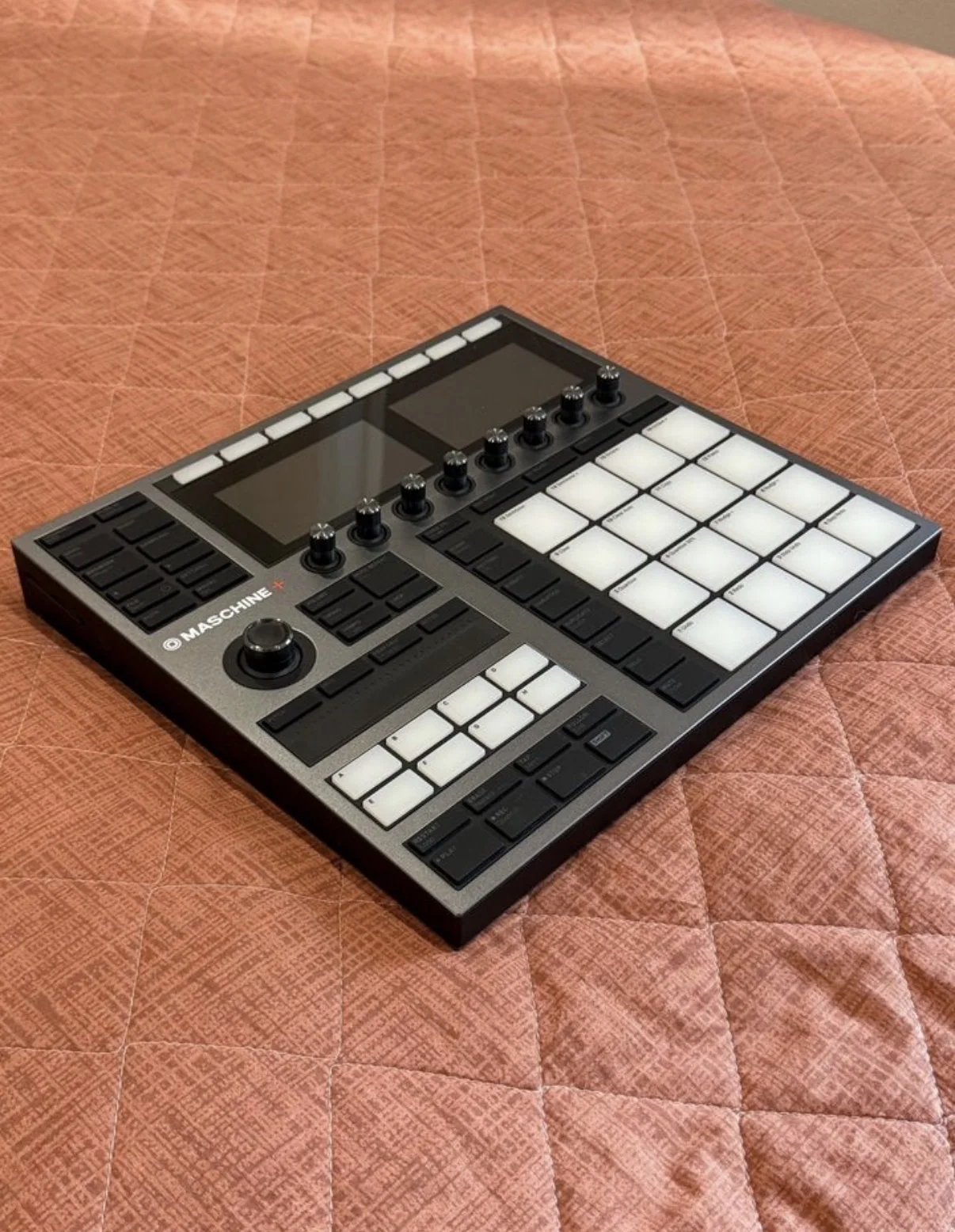 Native Instruments MASCHINE+ (Plus) - изображение 1