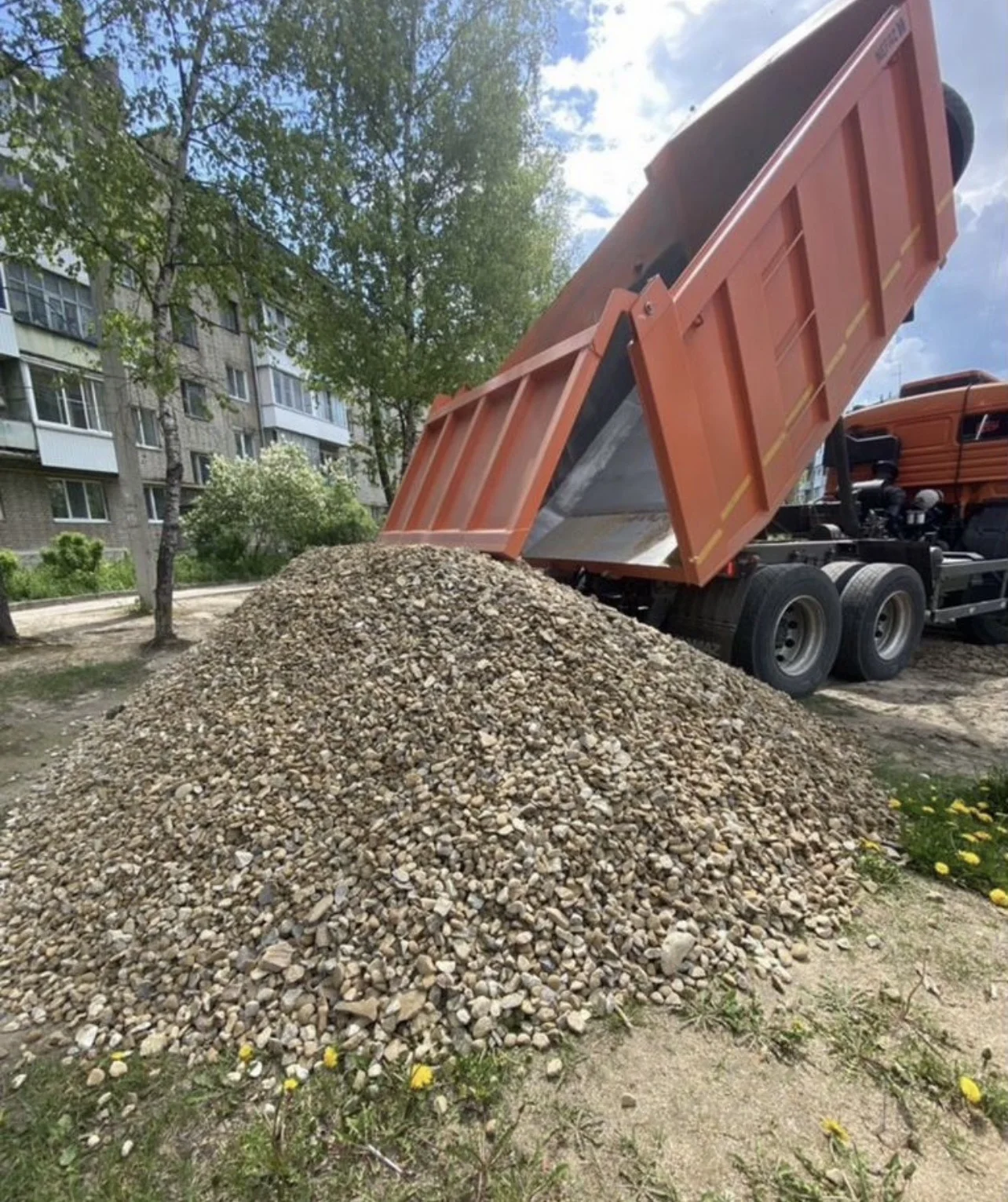 Щебень песок отсев мешенка чернозём доставка Камаз - миниатюра 6