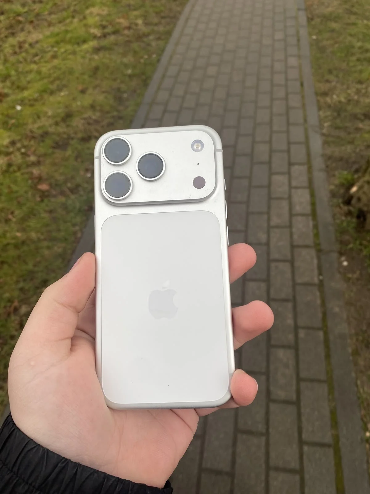 айфон 17 pro - миниатюра 3