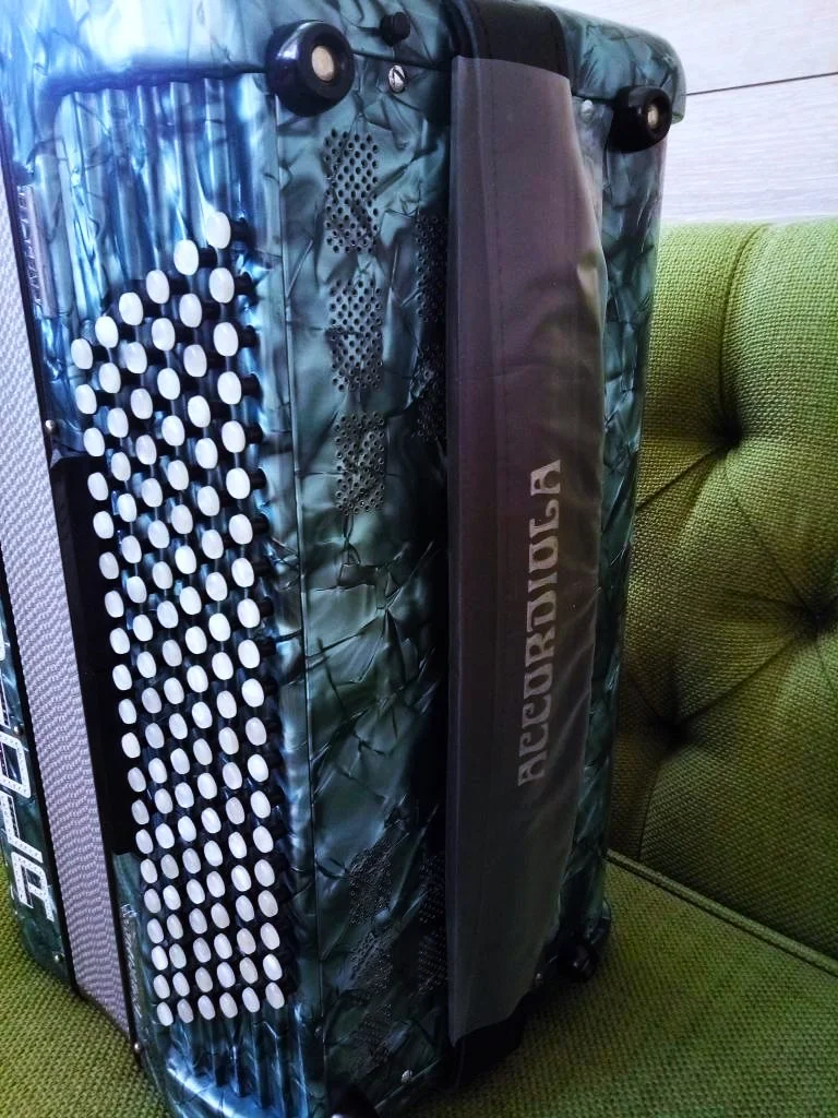 Концертный баян Accordiola (Италия) 4х голосный - миниатюра 7