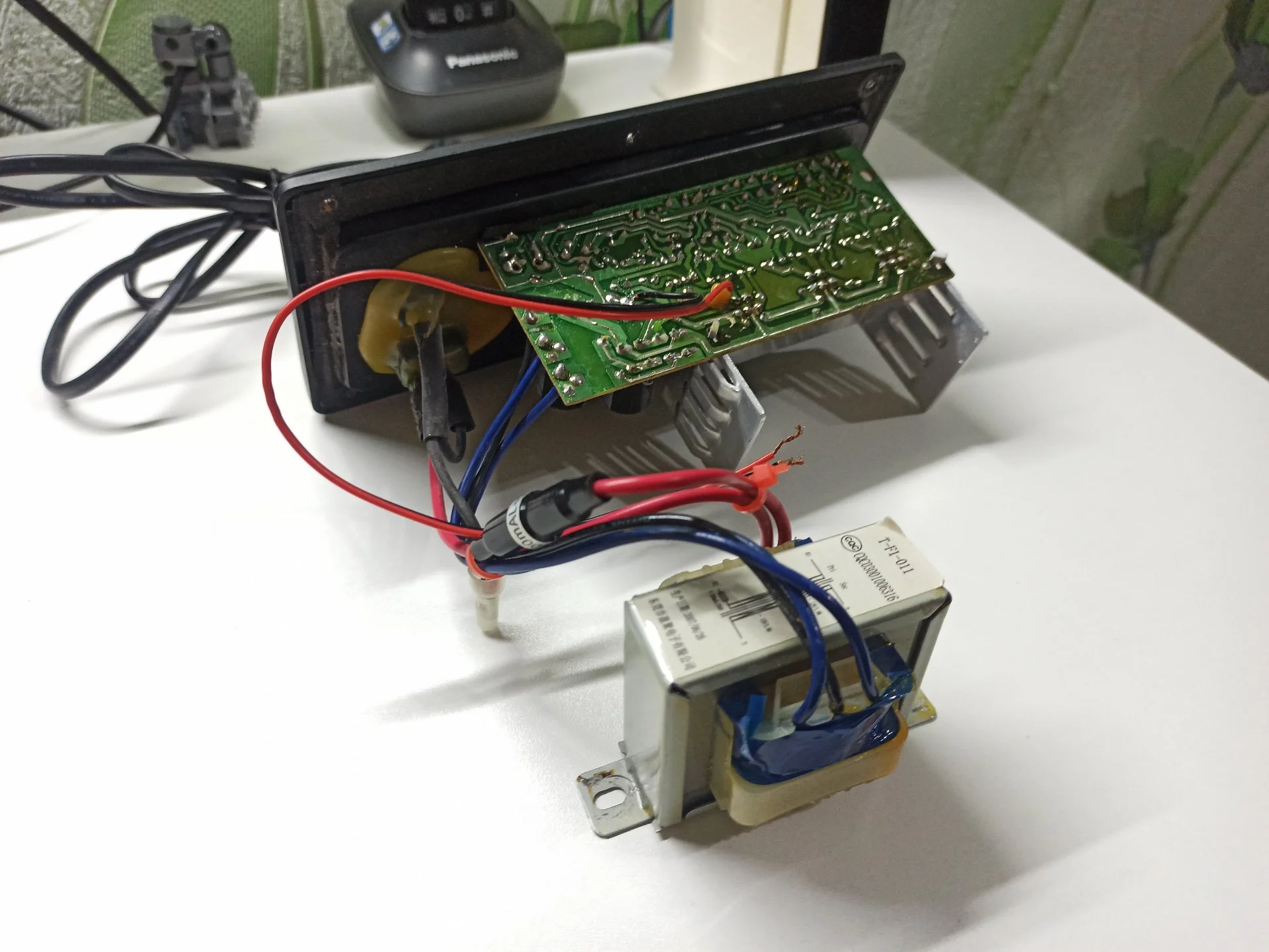 Усилитель от колонок "sven ms-920" на запчасти - миниатюра 3
