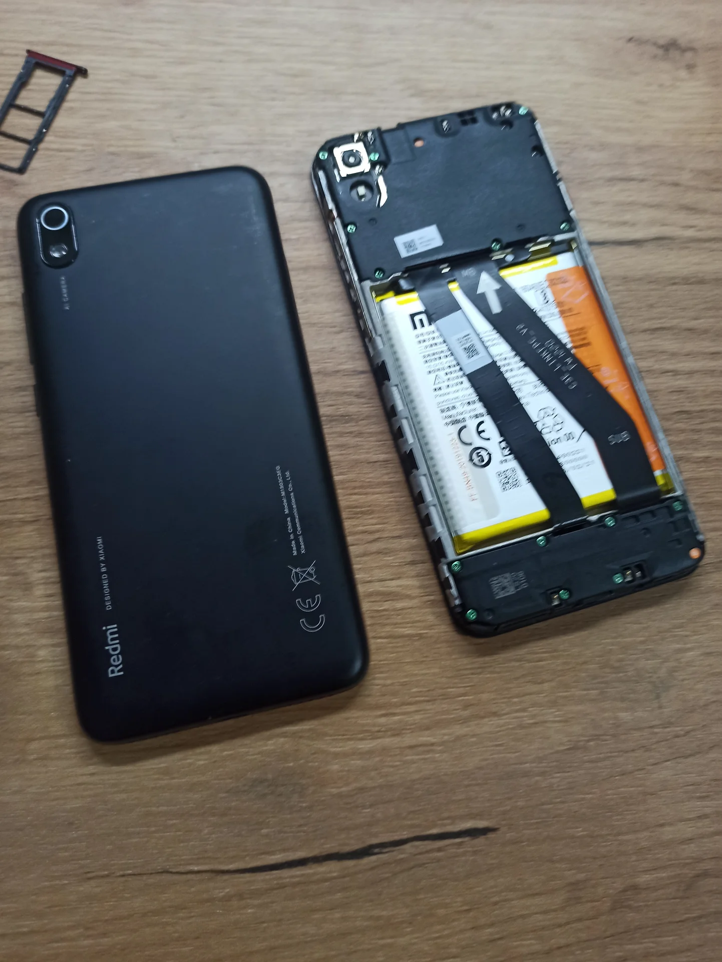 Смартфон Xiaomi Redmi 7A 2/32гб (Матовый черный) ("кирпич") - миниатюра 2