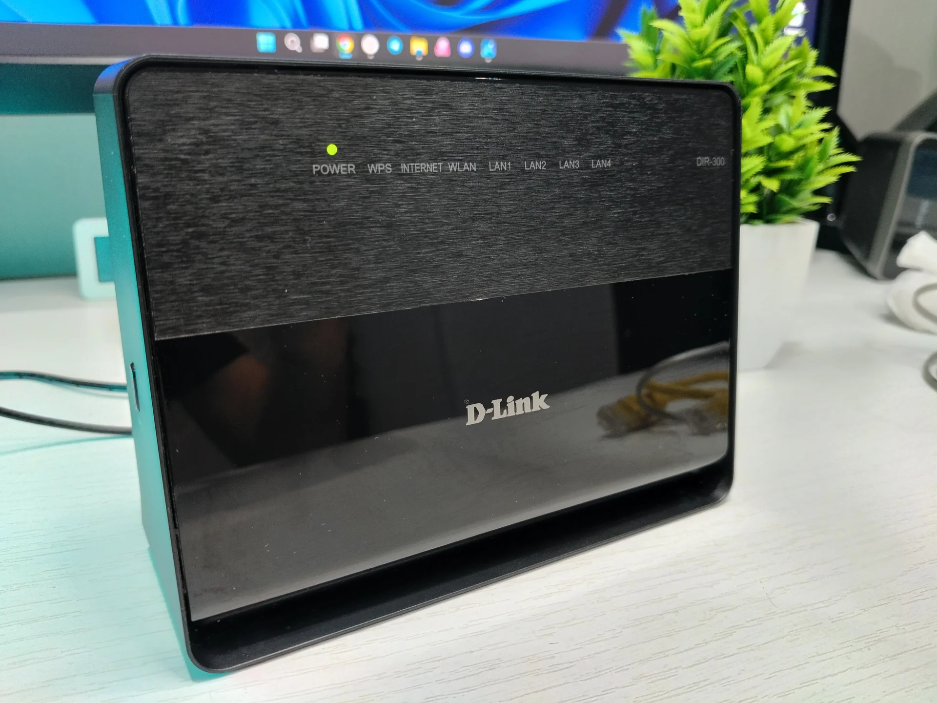 Роутер D-link DIR-300 Отличное состояние - изображение 1