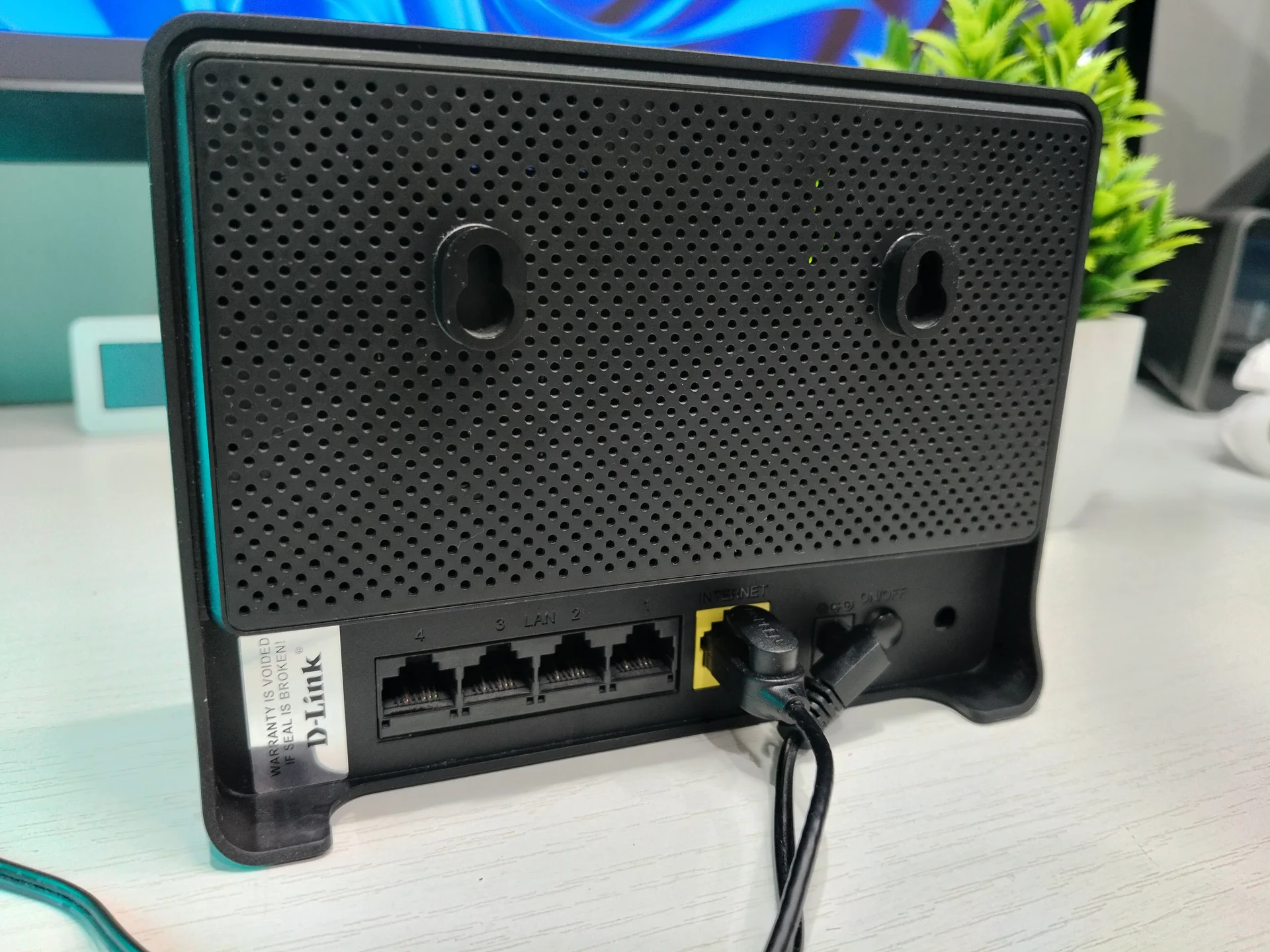 Роутер D-link DIR-300 Отличное состояние - миниатюра 2