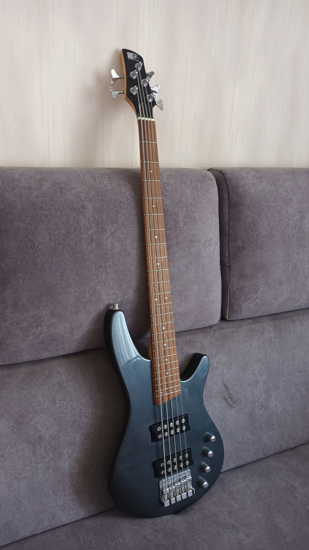 Бас-гитара Ibanez SRX 305 - миниатюра 3