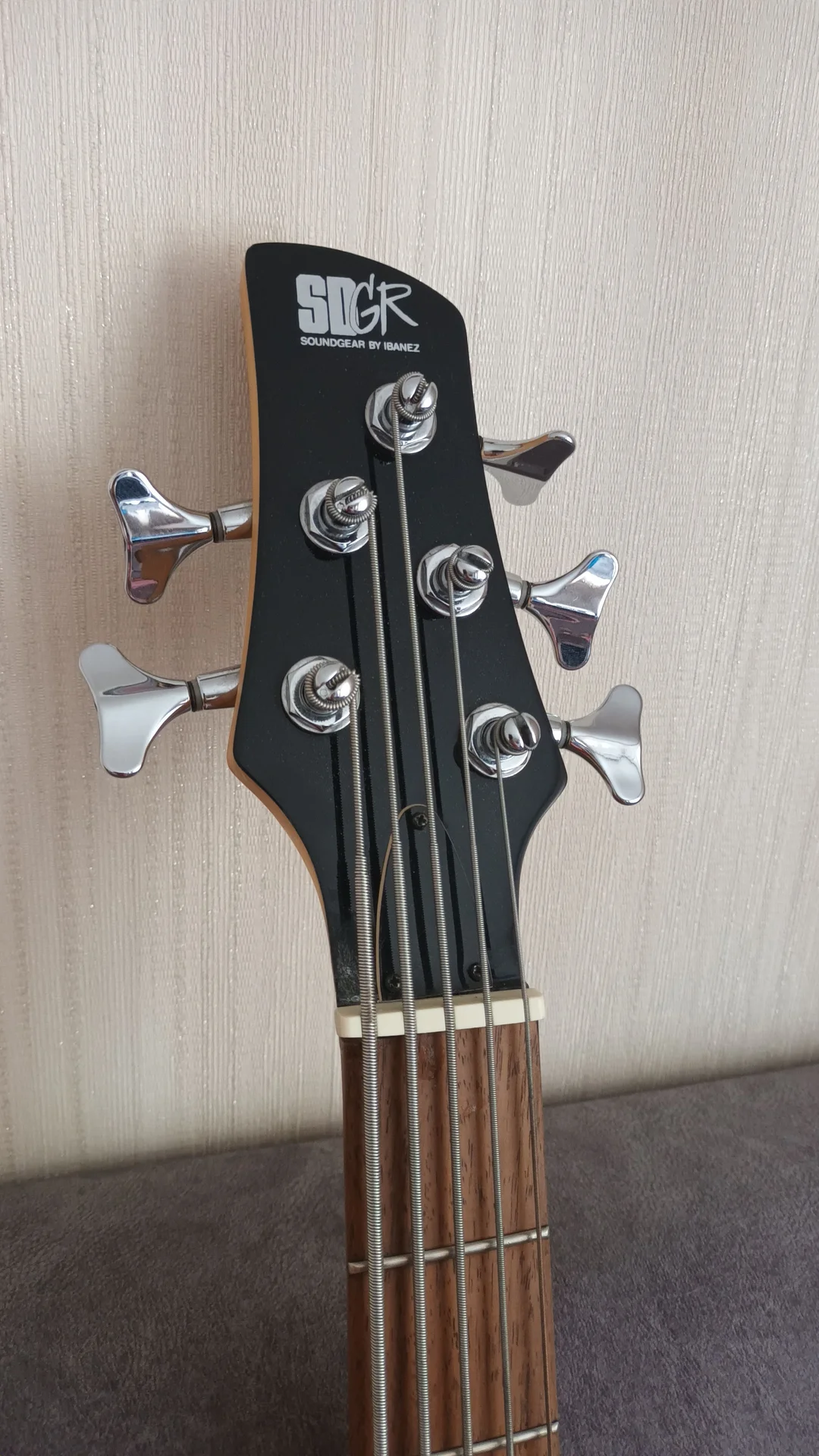 Бас-гитара Ibanez SRX 305 - миниатюра 4