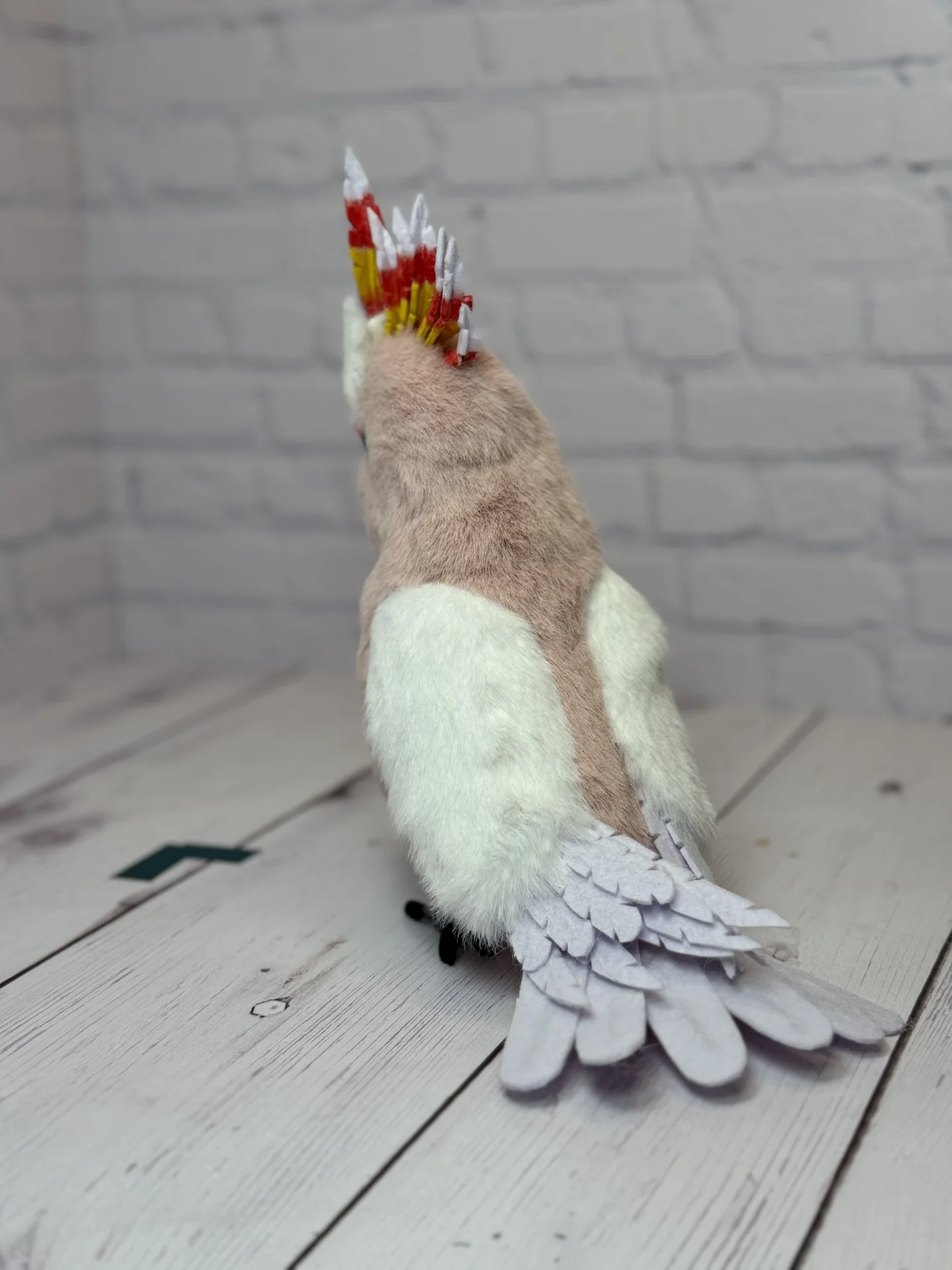 Реалистичная игрушка какаду Инка - миниатюра 3