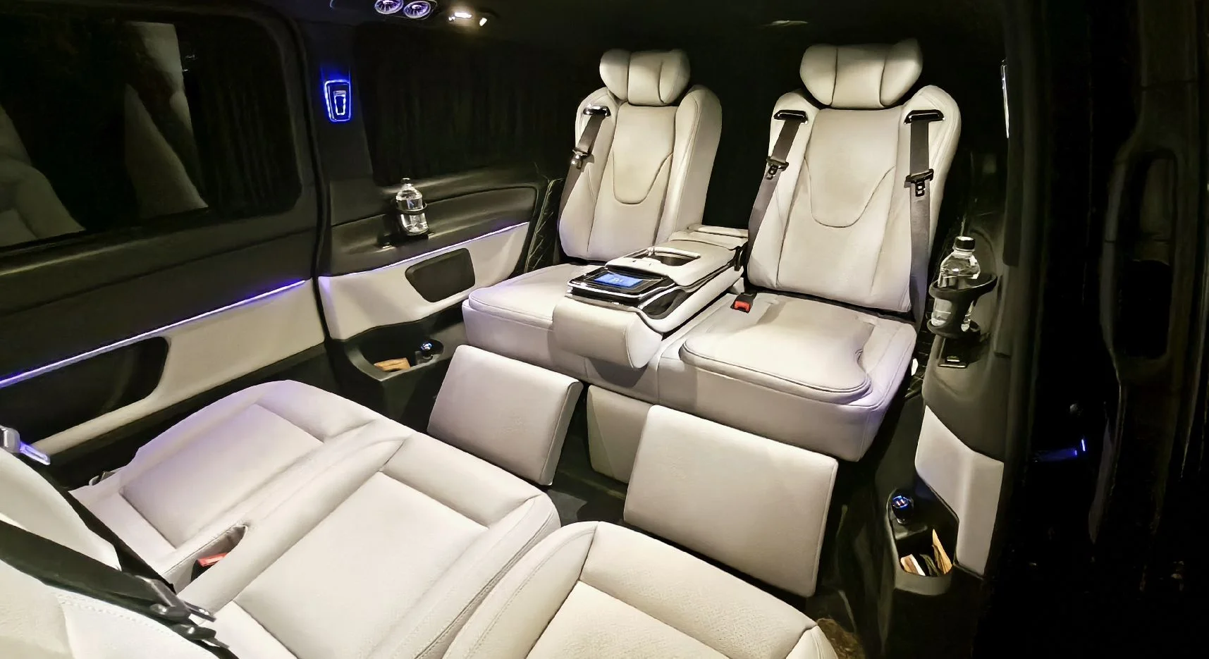 Аренда Mercedes V-class с водителем, капитанки - миниатюра 4