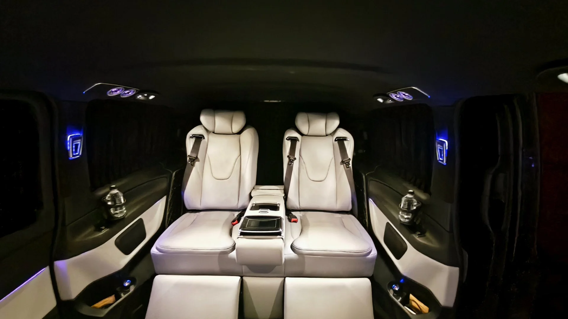 Аренда Mercedes V-class с водителем, капитанки - миниатюра 5