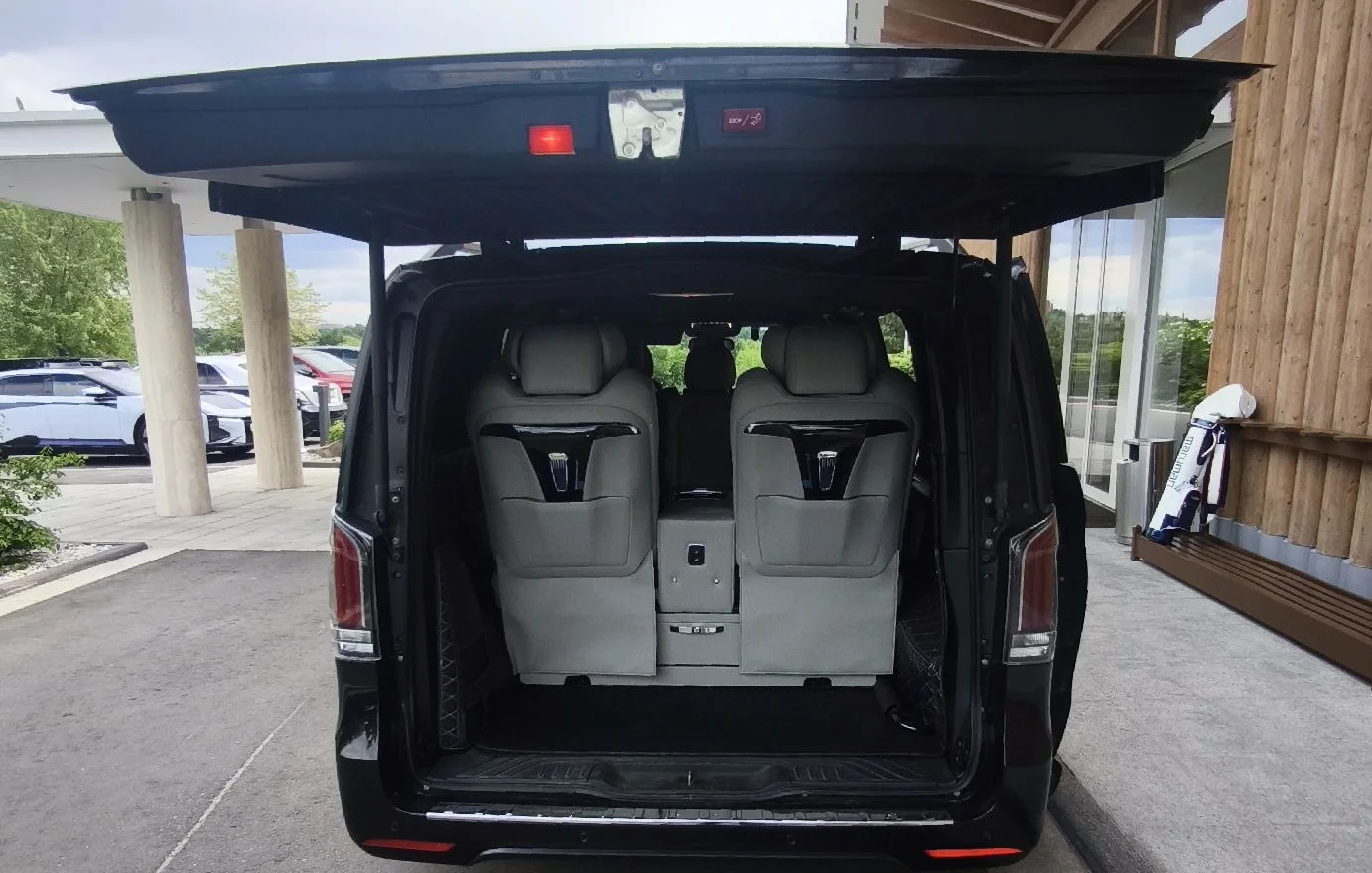 Аренда Mercedes V-class с водителем, капитанки - миниатюра 9