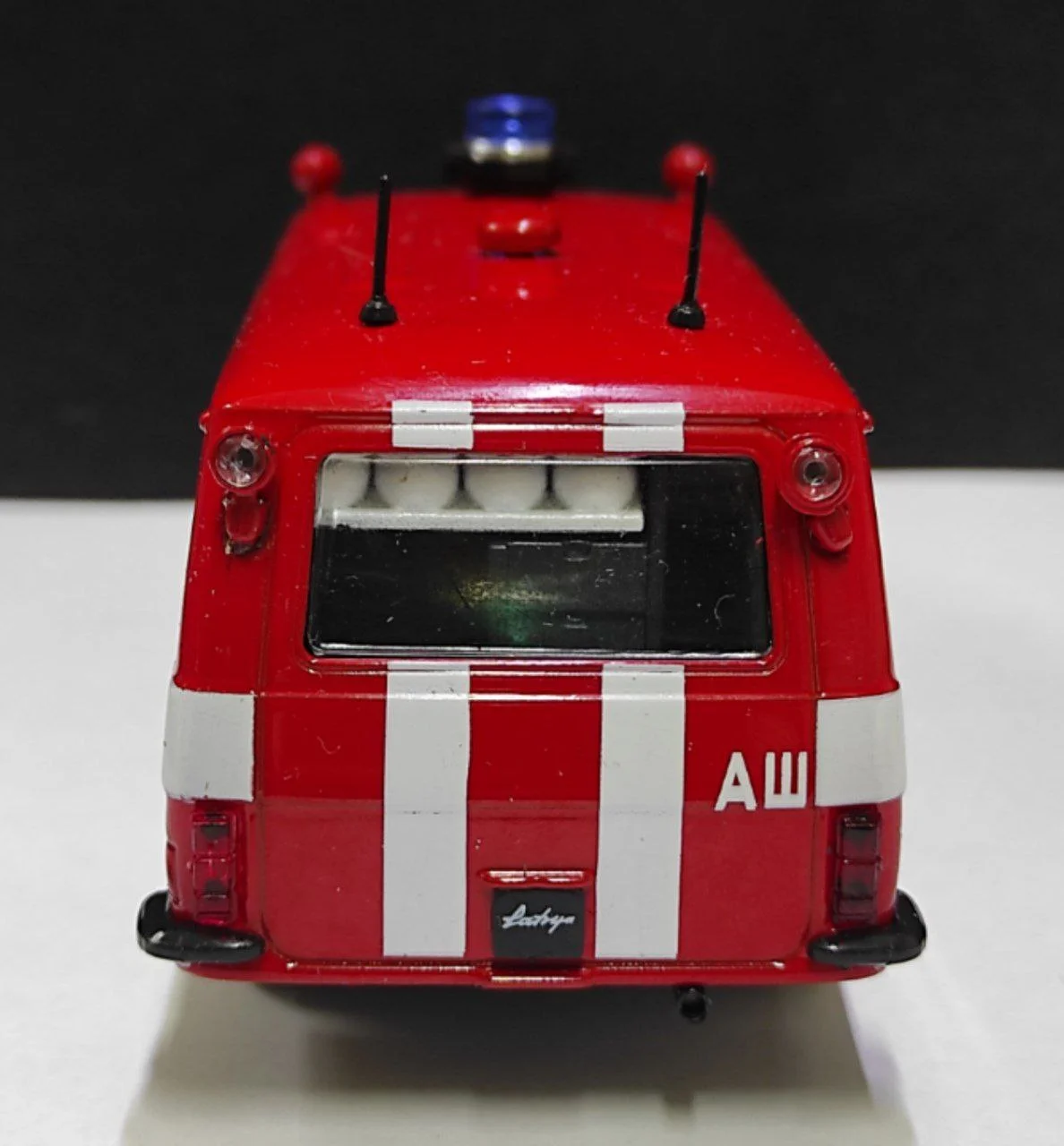 Модель машины 1:43 "РАФ-22034" DeAgostini. - миниатюра 5