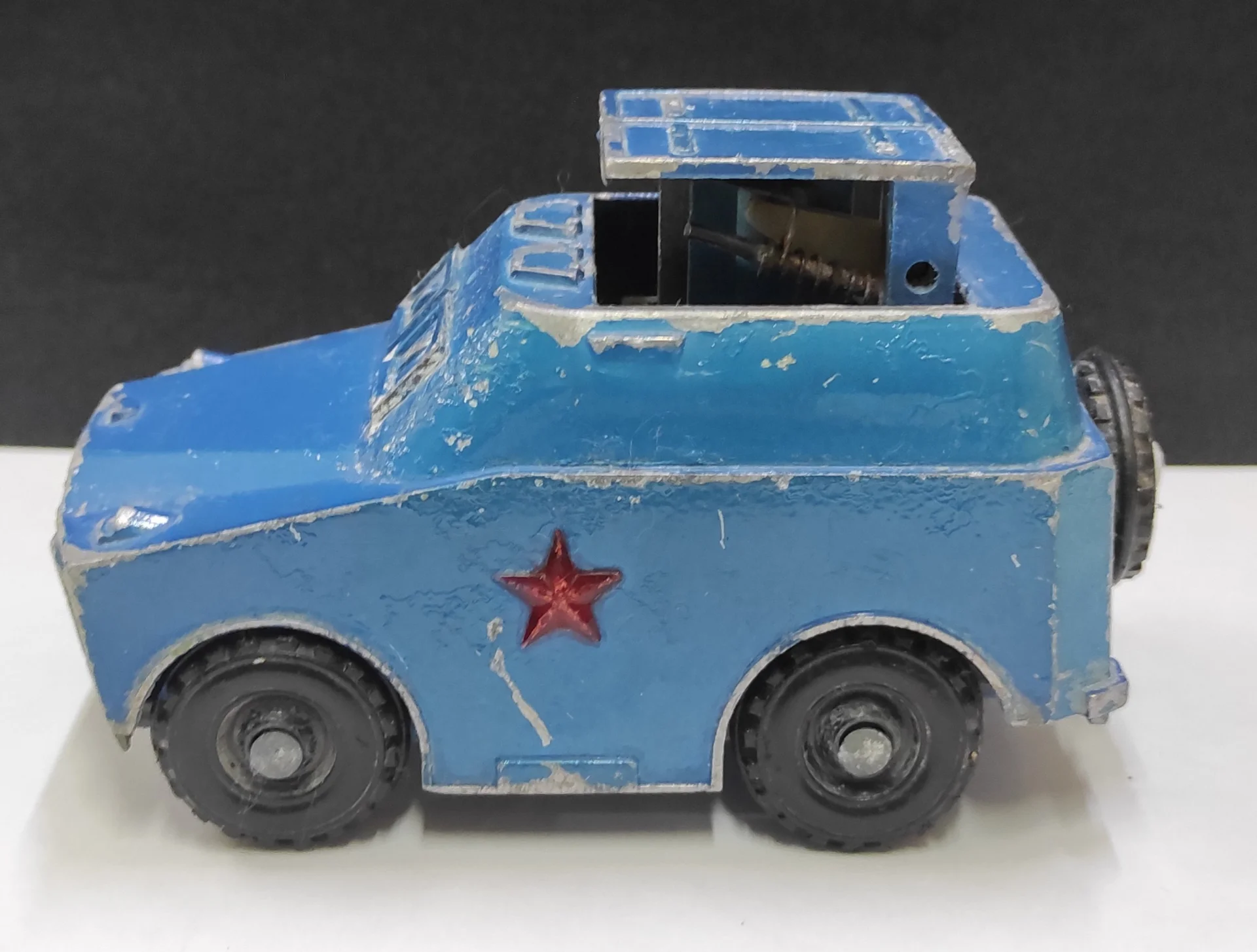 Детская металлическая игрушка "Броневик" Синий. Военная техника. Винтаж. Времен СССР. - изображение 1