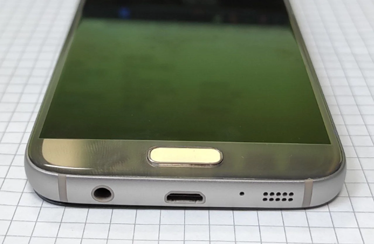 Сенсорный телефон "Samsung S7 SM-G930FD" Возможно требуется замена аккумулятора. Не включается. - миниатюра 5