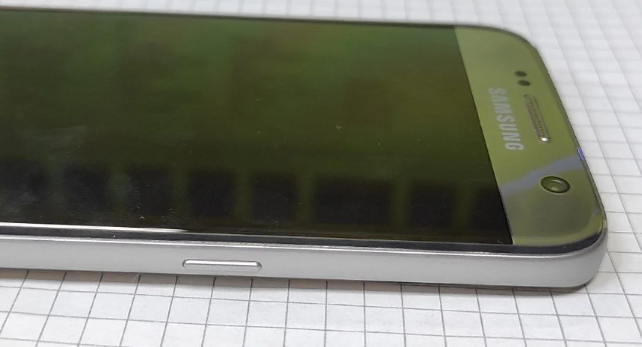 Сенсорный телефон "Samsung S7 SM-G930FD" Возможно требуется замена аккумулятора. Не включается. - миниатюра 8