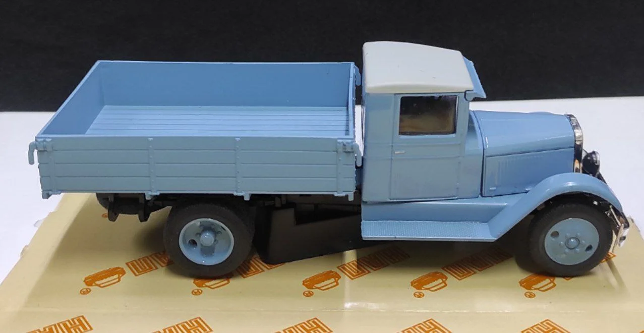 Модель машины 1:43 "ЗИС (АМО)-3" В коробке. Наш Автопром. - миниатюра 4