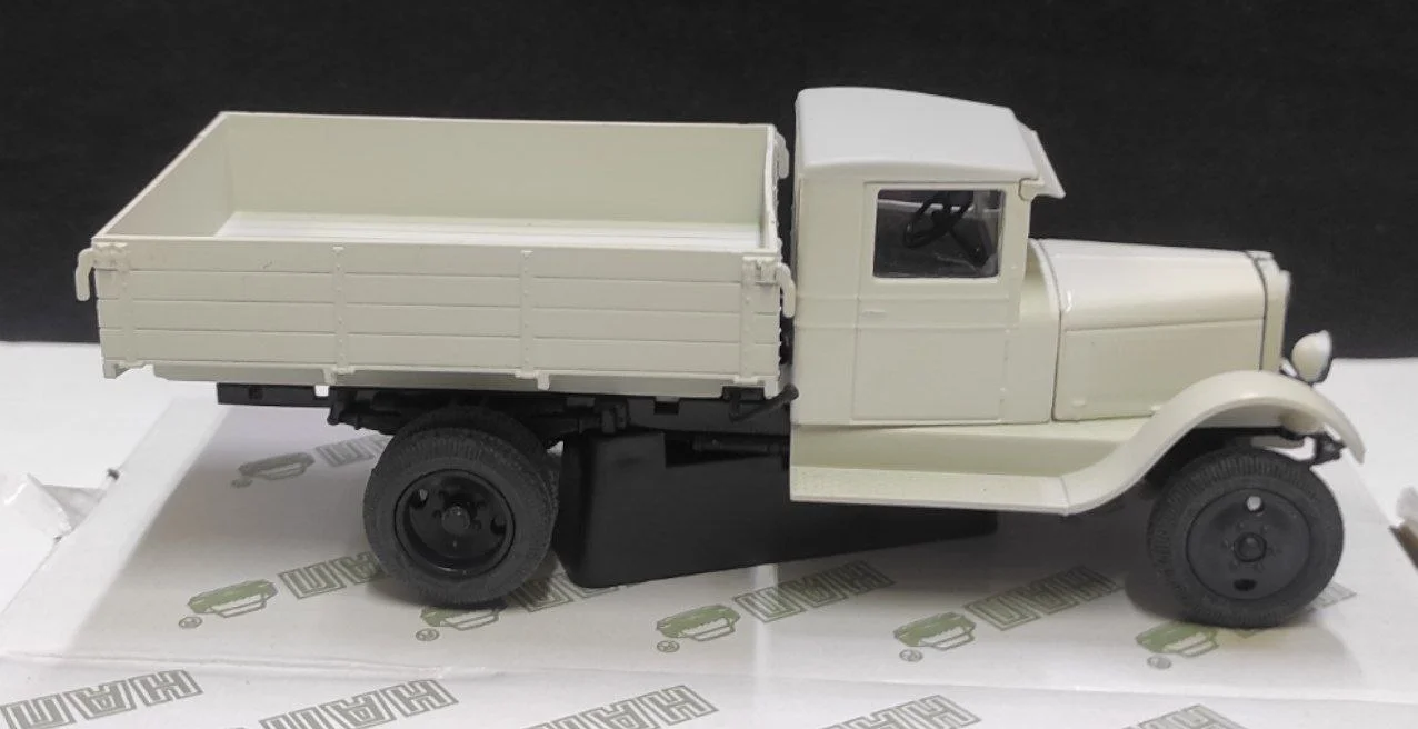 Модель машины 1:43 "ЗИС-32" В коробке. Наш Автопром. - миниатюра 4