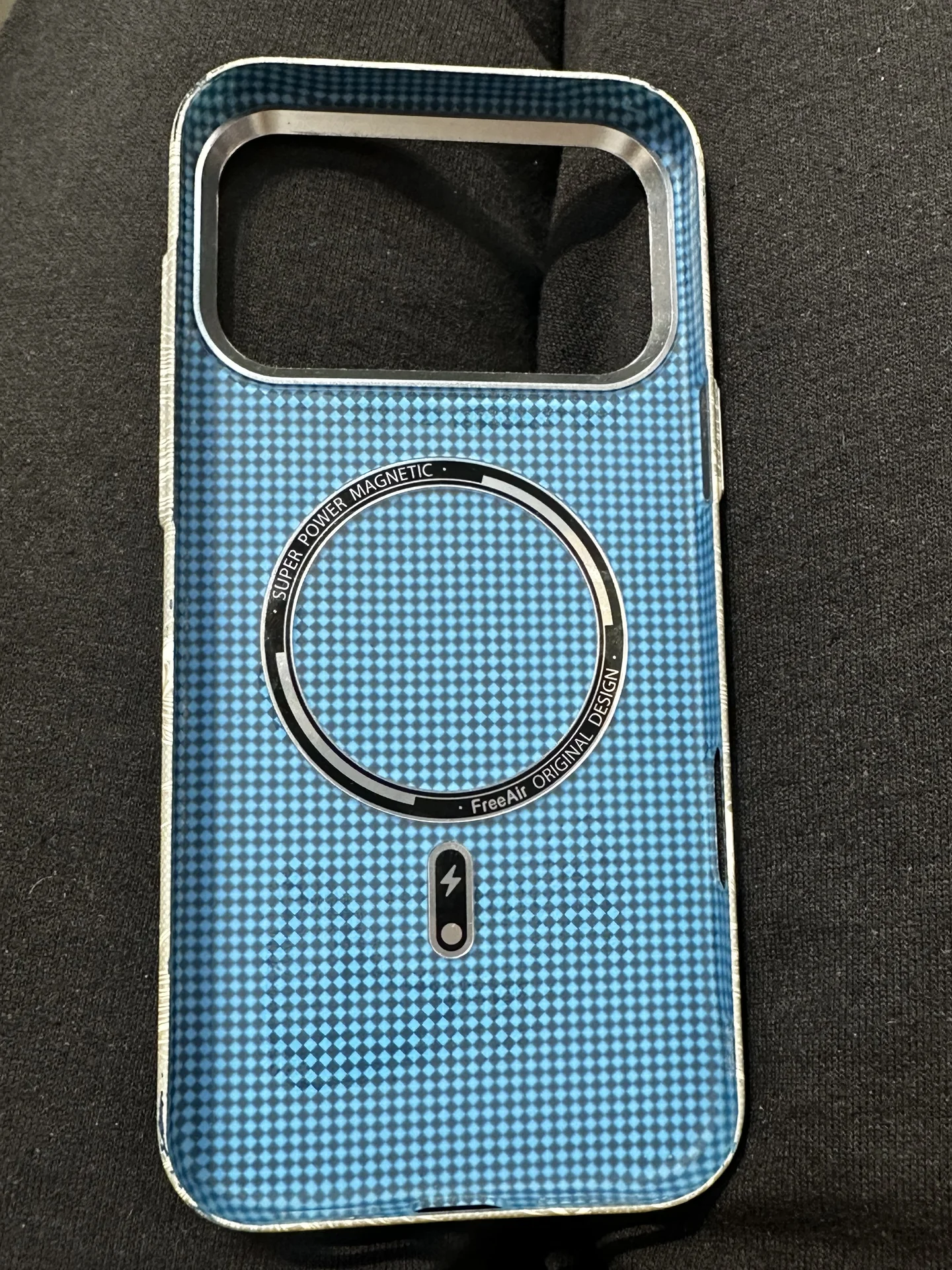 карбоновый чехол на iPhone 17 pro max - миниатюра 2