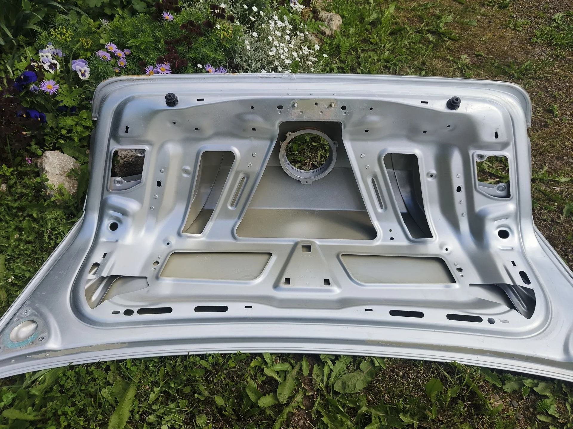 крышка багажника Volkswagen Passat b7 - миниатюра 4