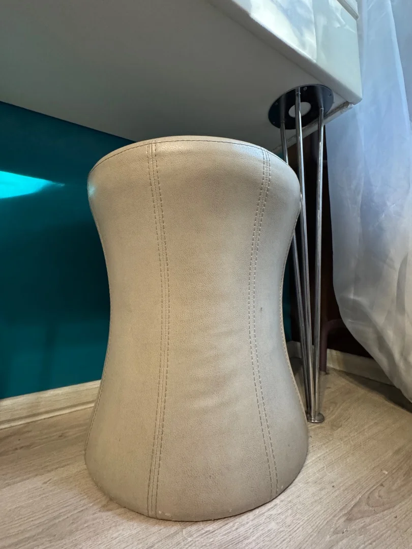 Туалетный столик с зеркалом и пуфом - миниатюра 17