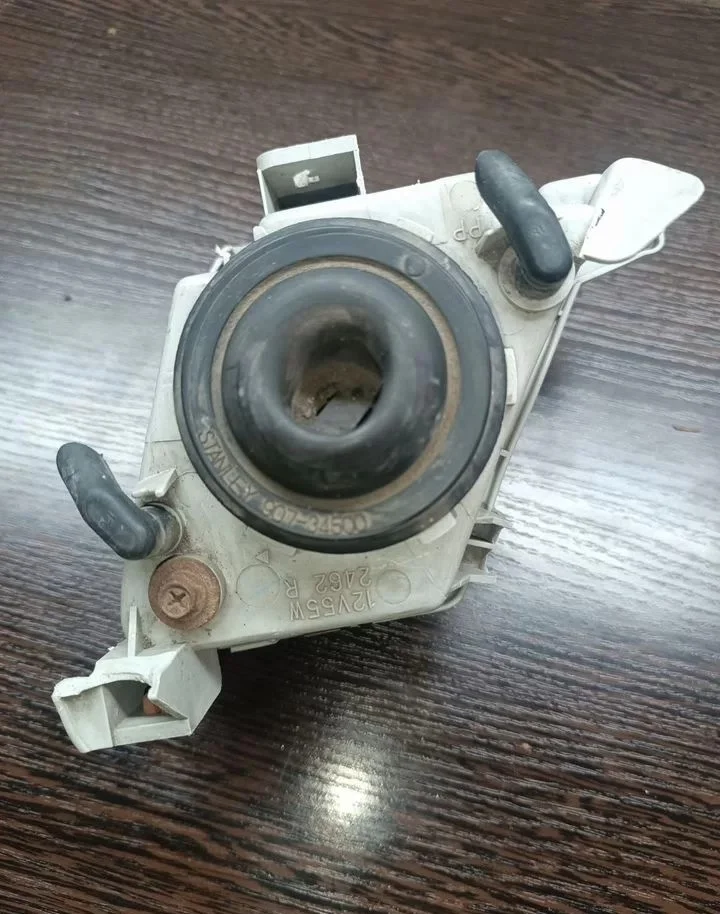 Противотуманная фара Toyota Vista 92-94 правая - миниатюра 3