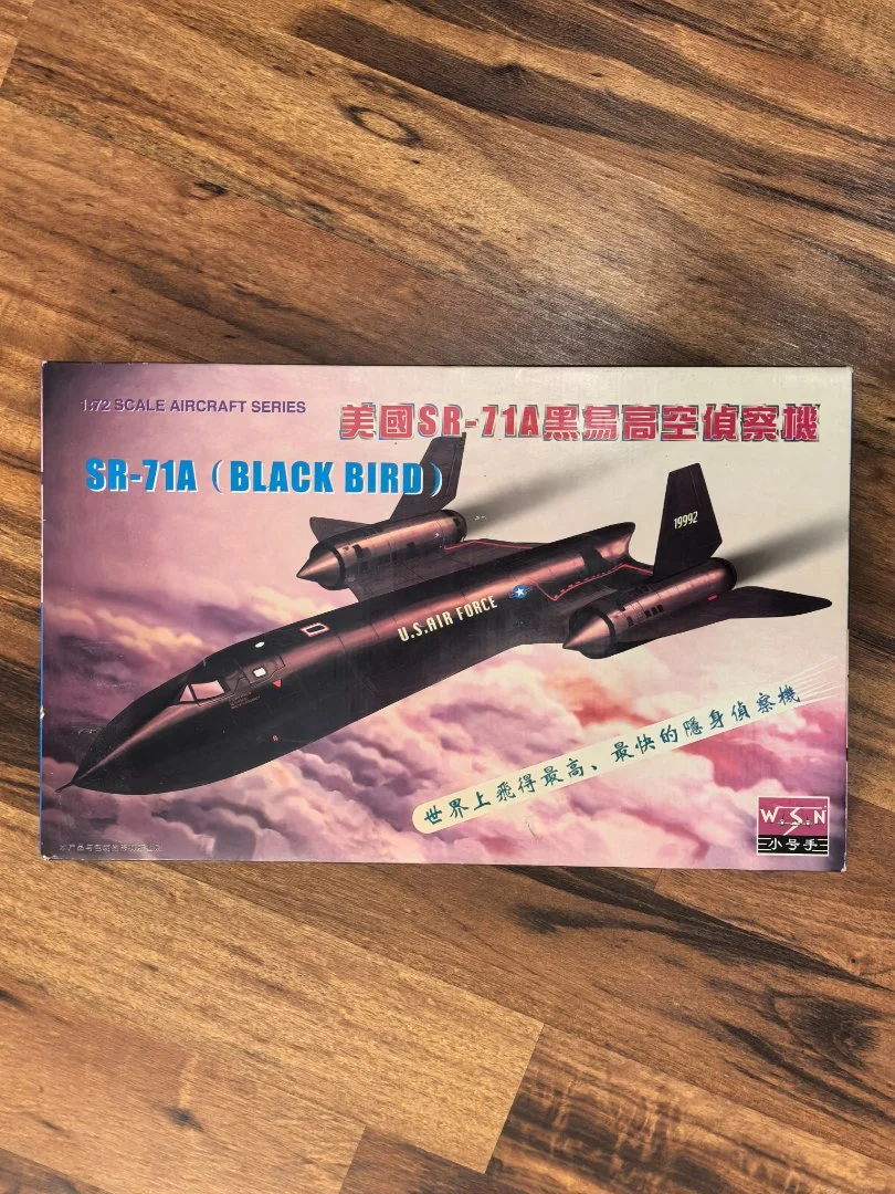 Сборная модель самолёта SR-71 1/72 WSN - изображение 1