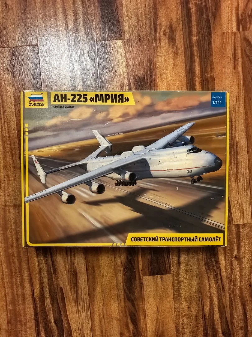 Сборная модель АН-225 «МРИЯ» 1/144 Zvezda 7035 - изображение 1