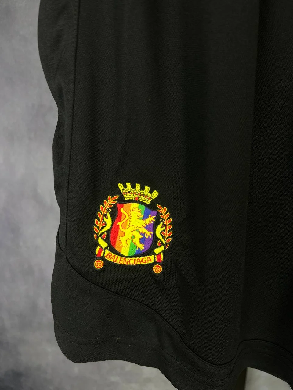 шорты balenciaga soccer baggy - миниатюра 3