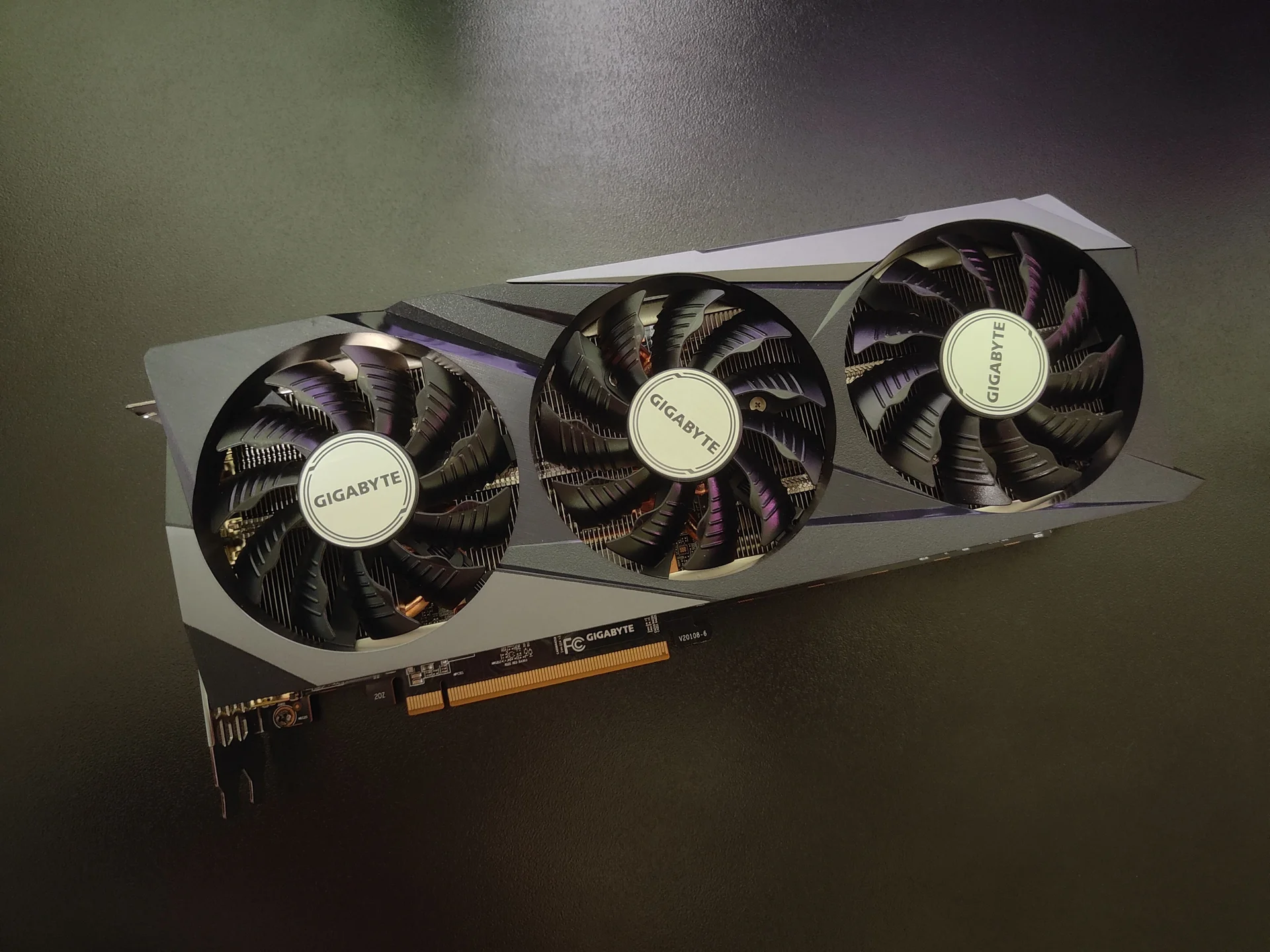 Видеокарта Rx 6800 xt gigabyte gaming OC - изображение 1
