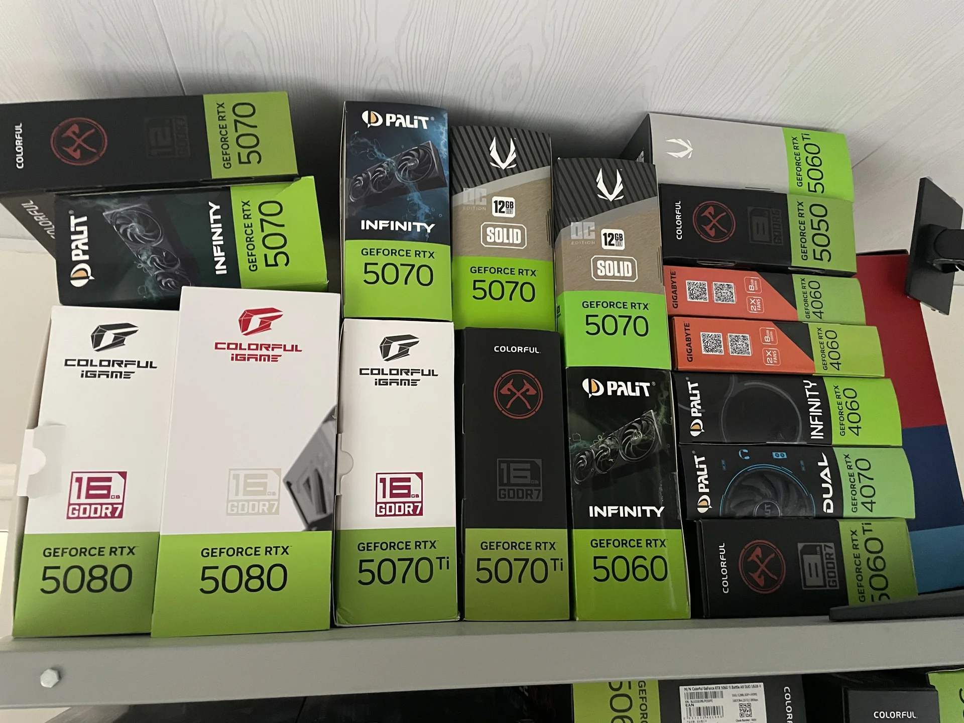 Коробки от видеокарт 5080, 5070ti, 5070 - миниатюра 2